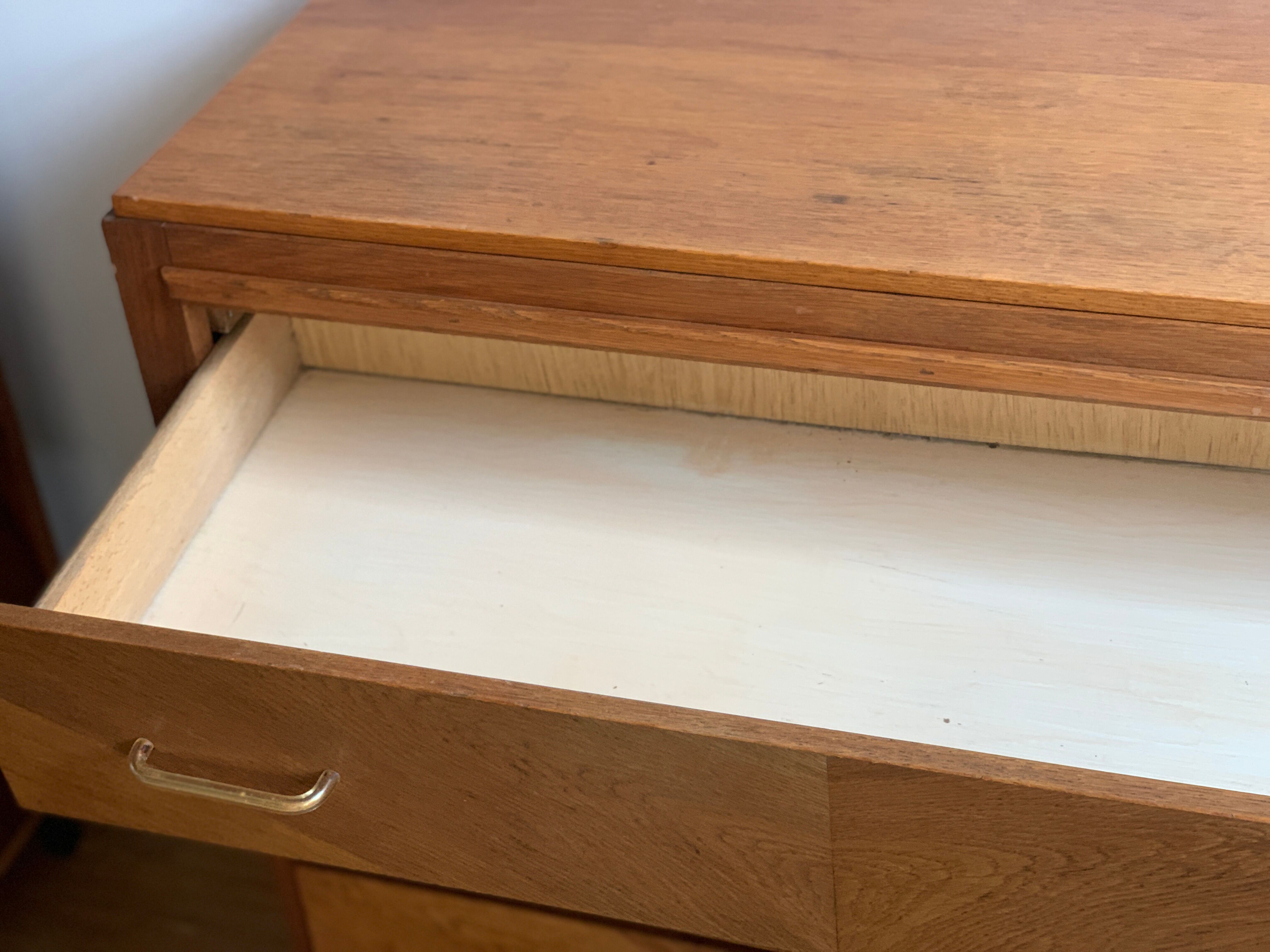 Commode vintage