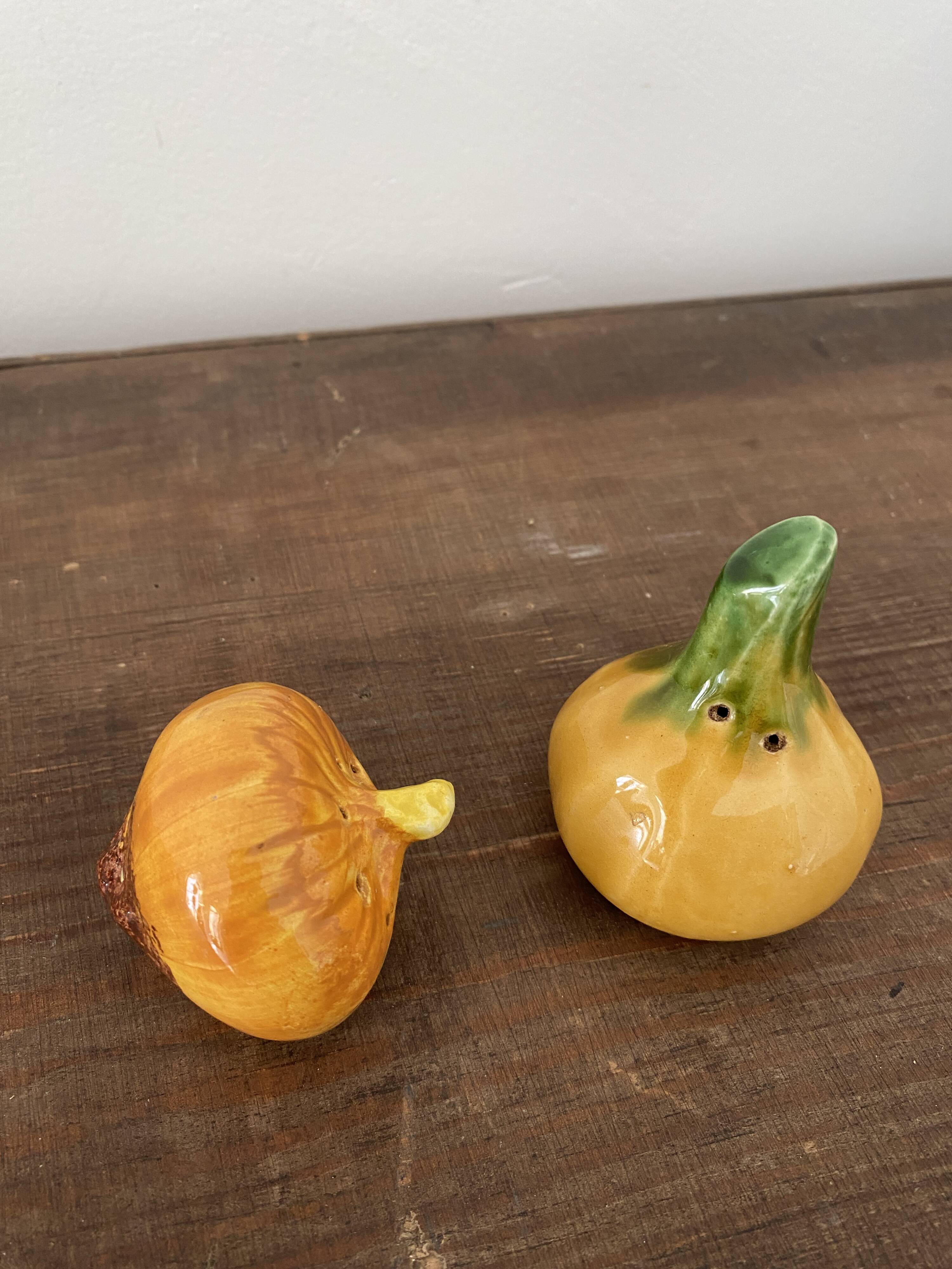 Vintage barbotine pepper and salt shaker in the shape of garlic and onion