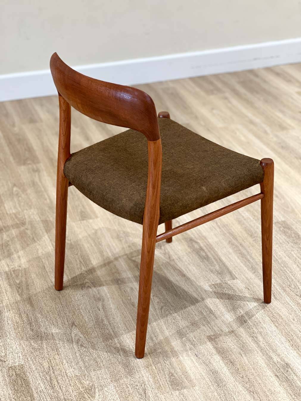 Niels Otto Møller chairs (Model 75) 10 chairs