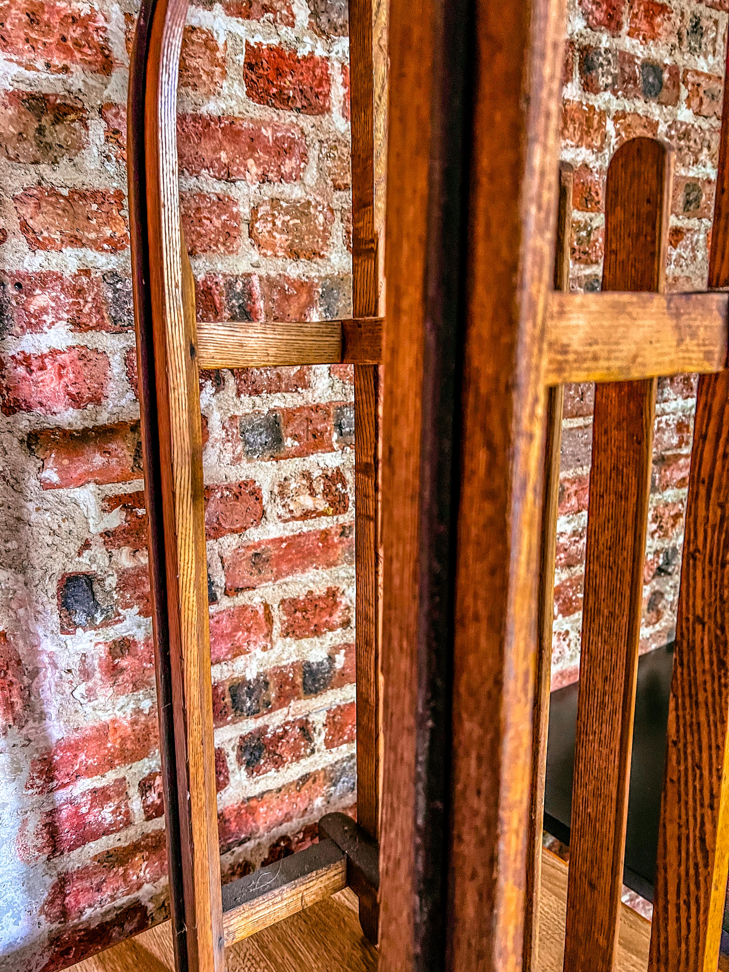 Old sledding decoration chalet La Hutte