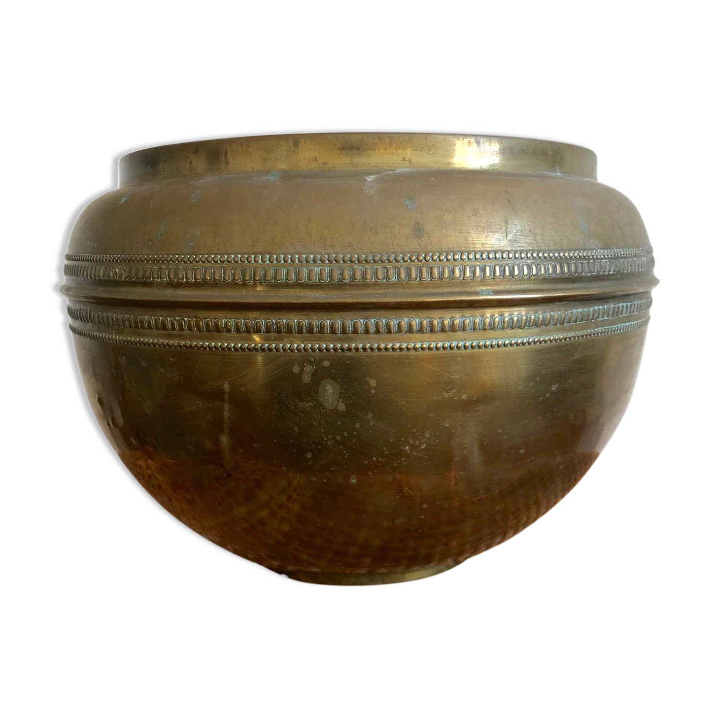 Brass pot cache