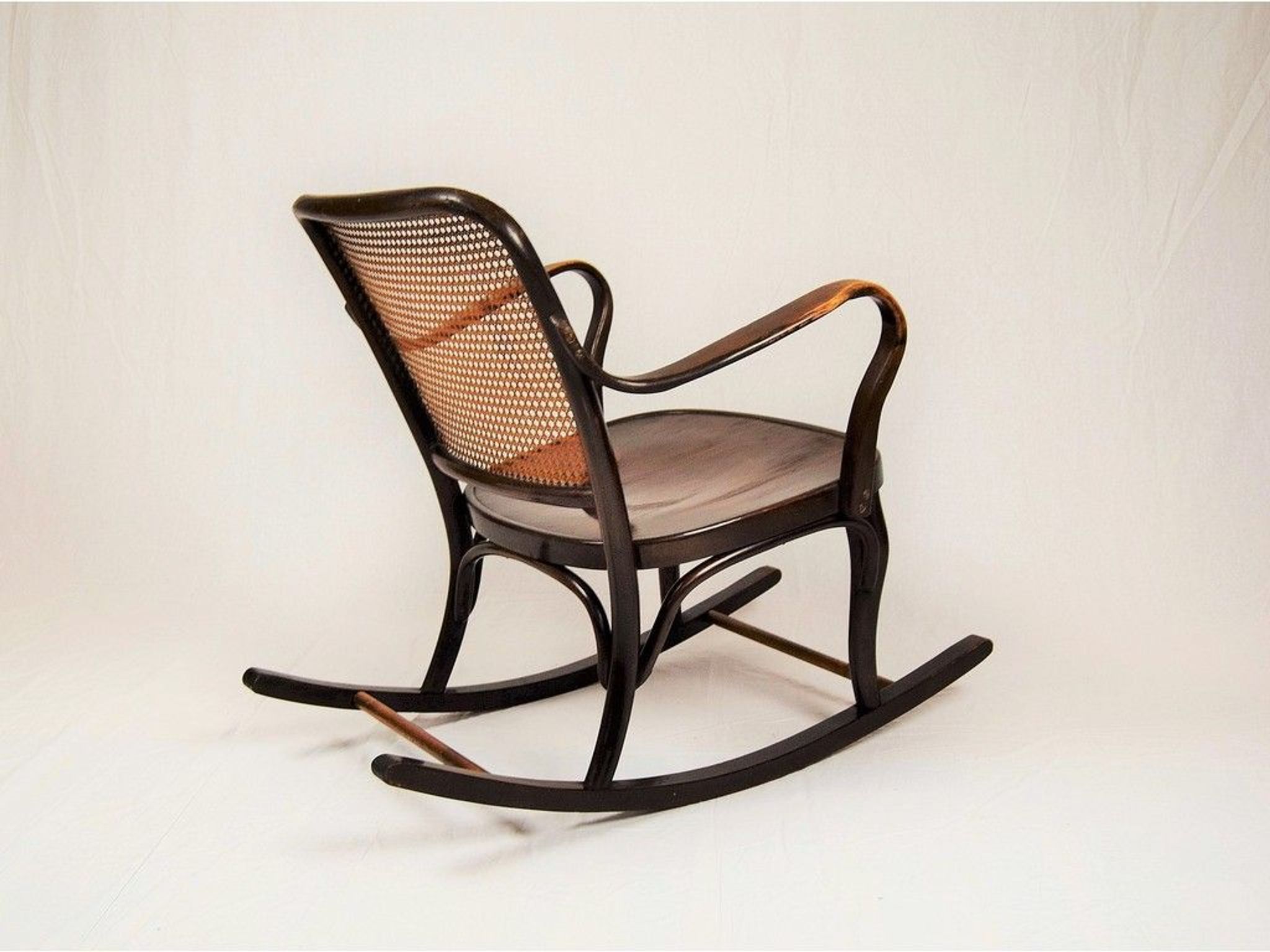 Rocking chair A752 par Josef Frank pour Thonet 1930s