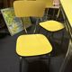 Table et 4 chaises en formica jaune