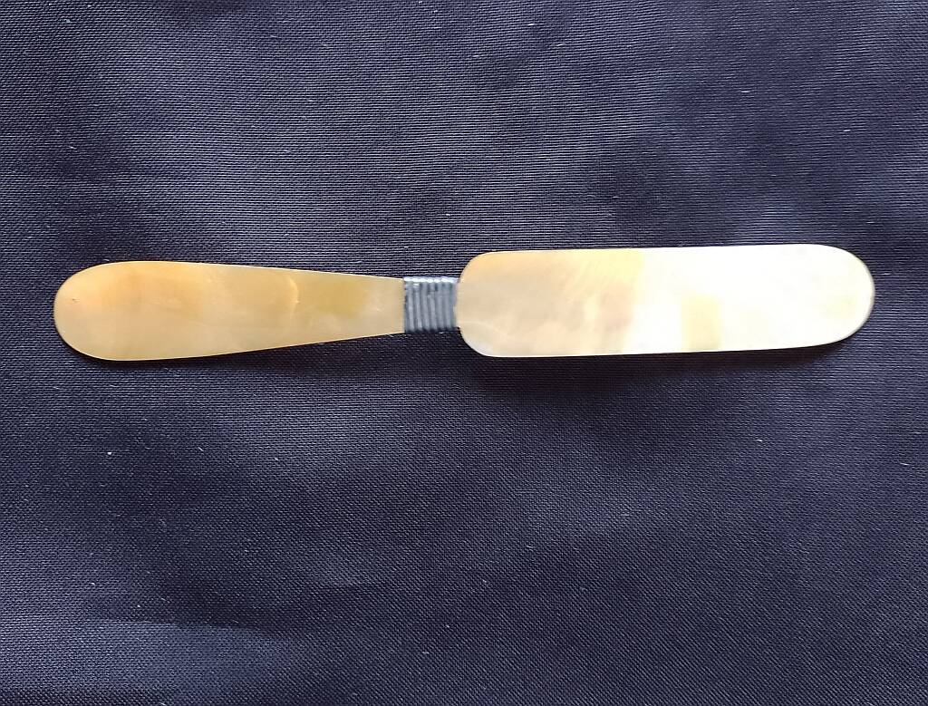 Caviar Dish Genuine Mother of Pearl Shell Knife & Teak Wood