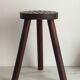 Tabouret tripode sculpté à l’adze — France, XXe siècle