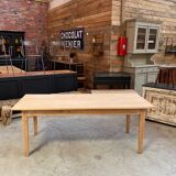 Elm farmhouse table spindle legs