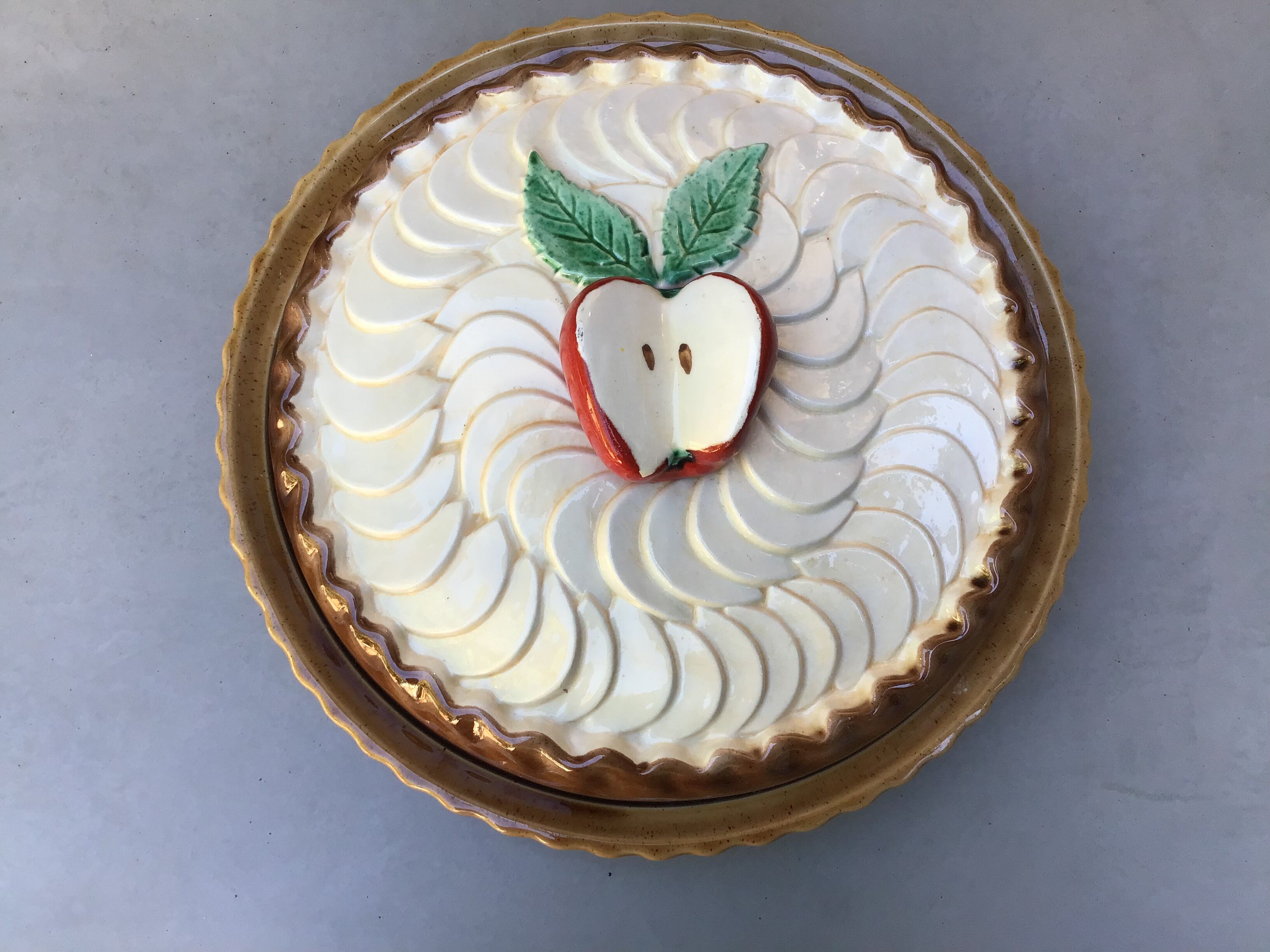Lid pie dish Kitch "apples"