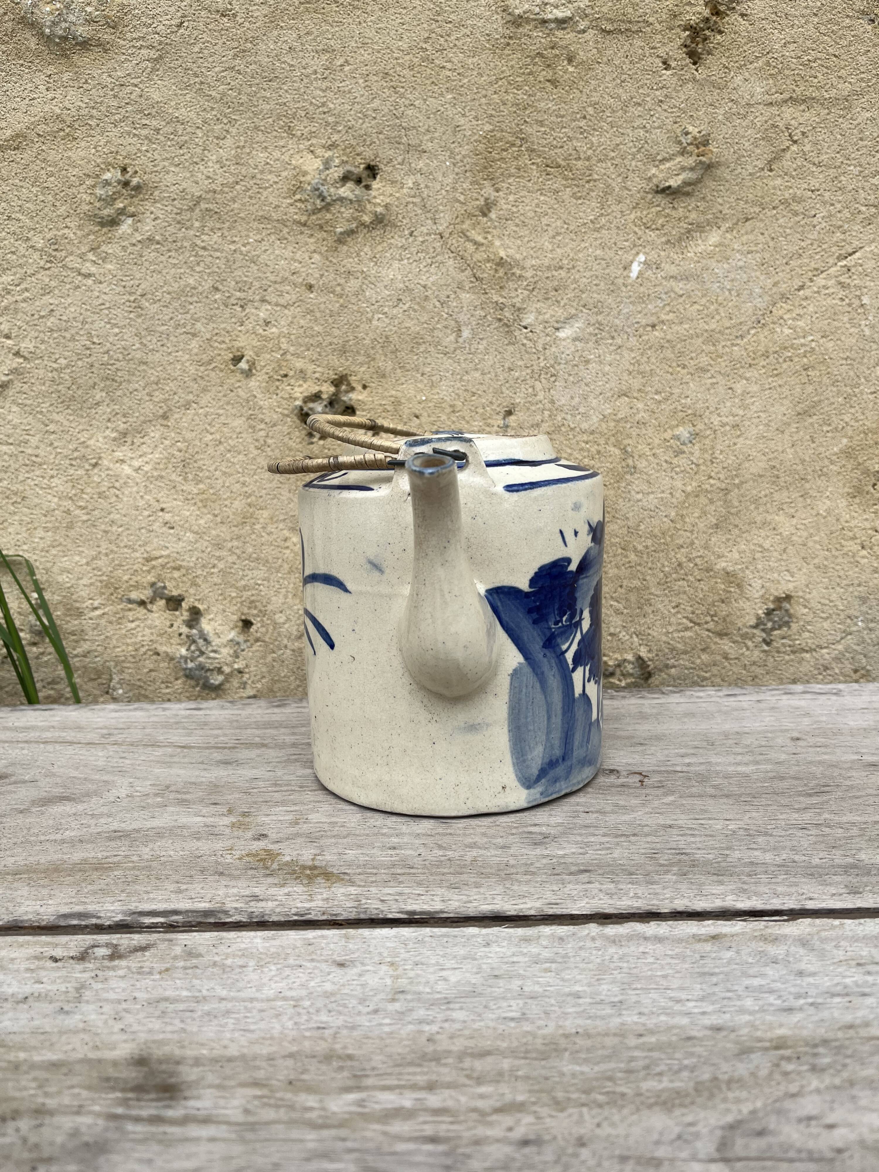 19th century hand-painted Chinese teapot