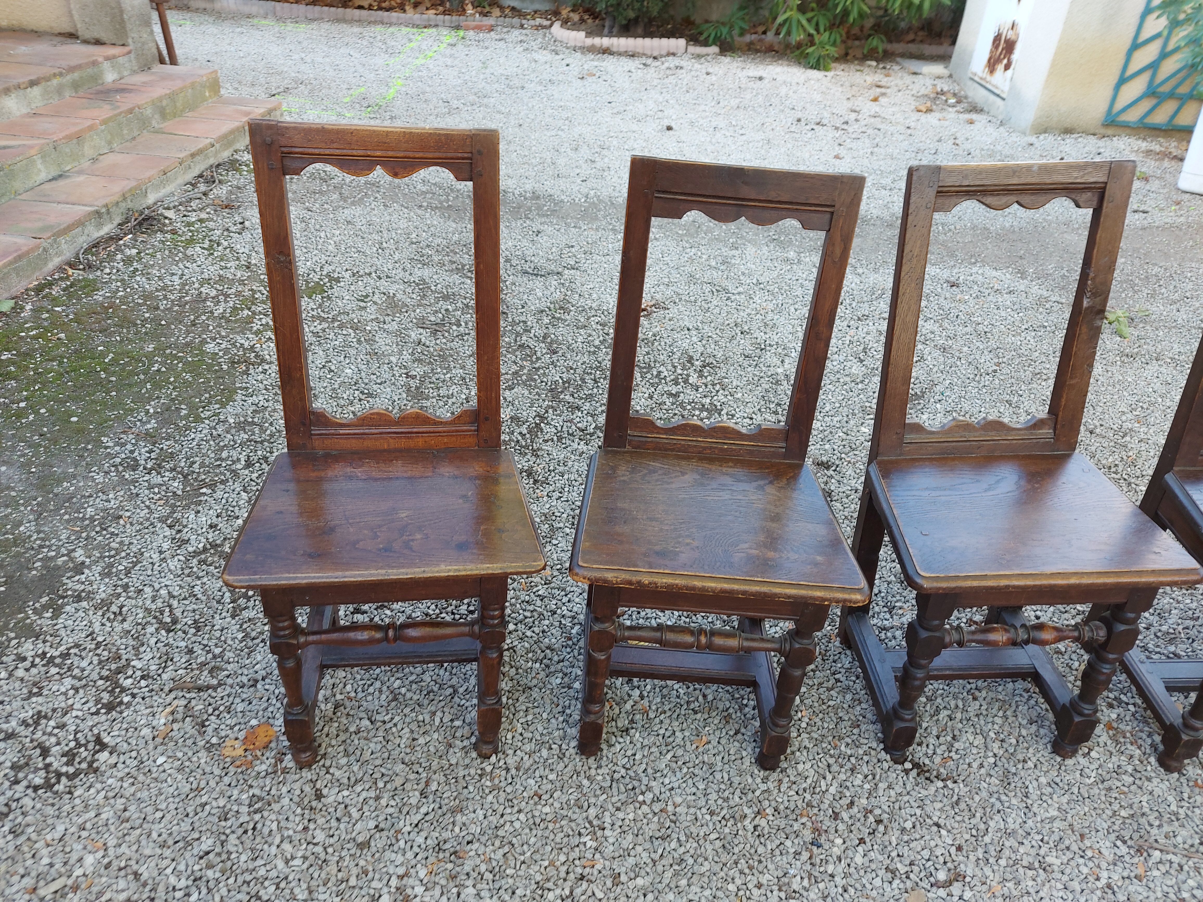 4 Lorraines chairs
