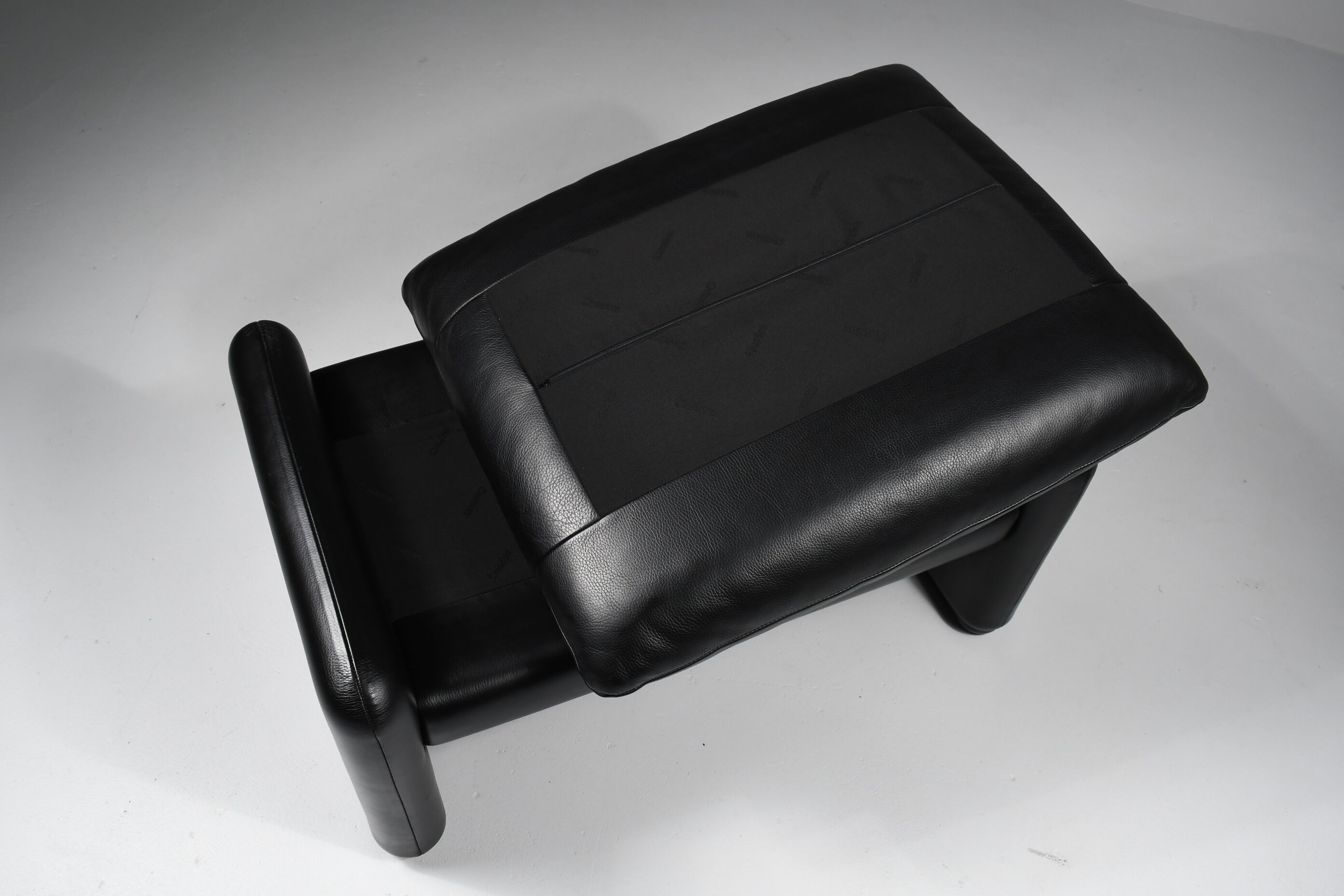 Vintage Maralunga footrest by Vico Magistretti for Cassina 1973