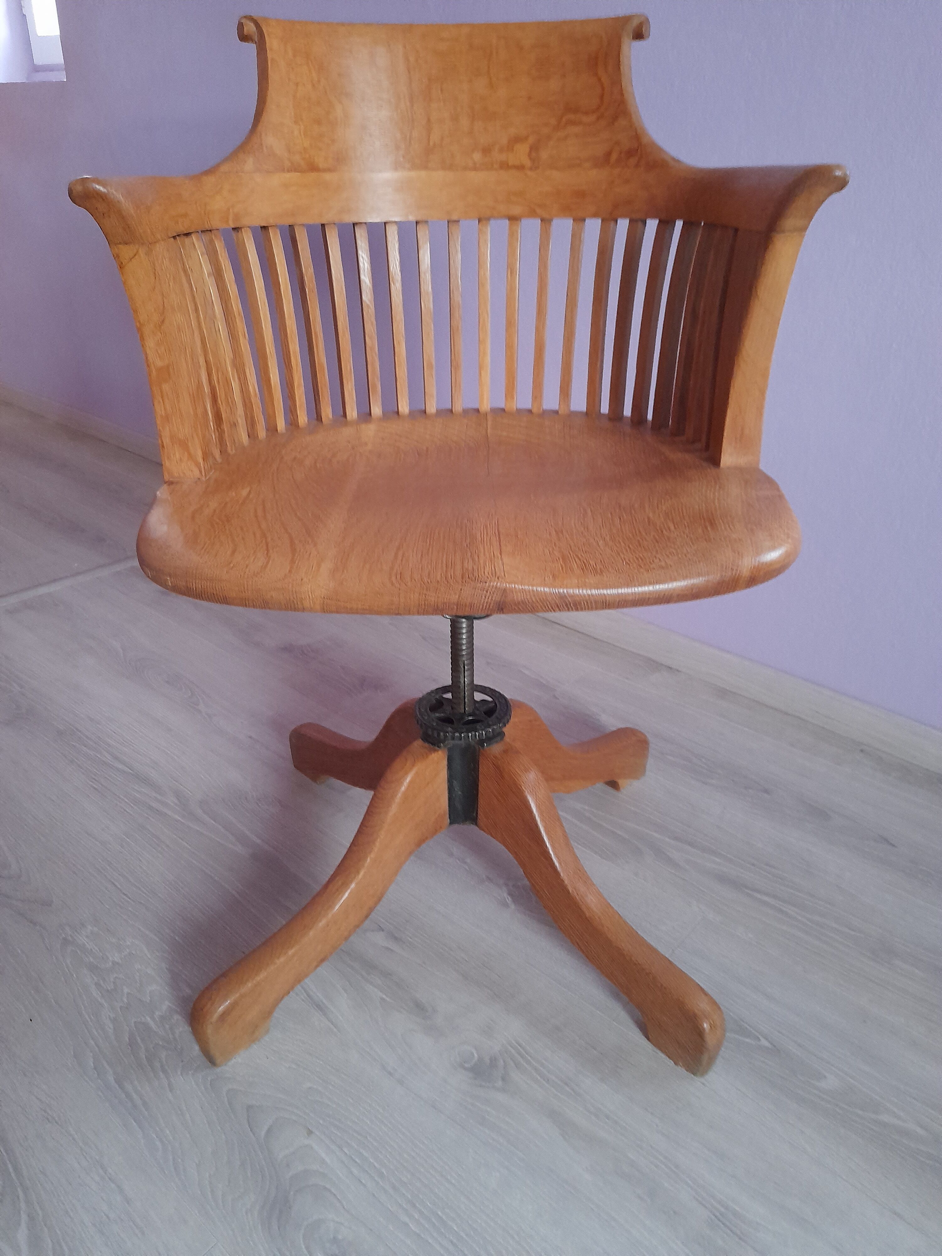 Fauteuil de bureau pivotant dit " américain " époque  1930/40
