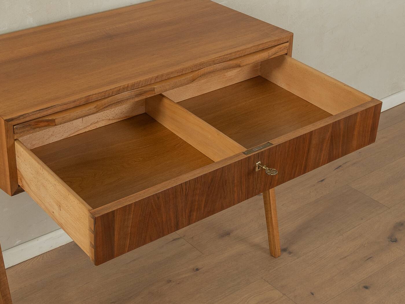 Unique hairdresser, 1950s