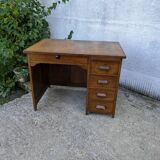 Administrative adult desk