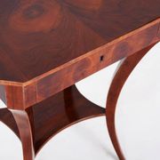 Petite table Biedermeier en noyer, années 1830