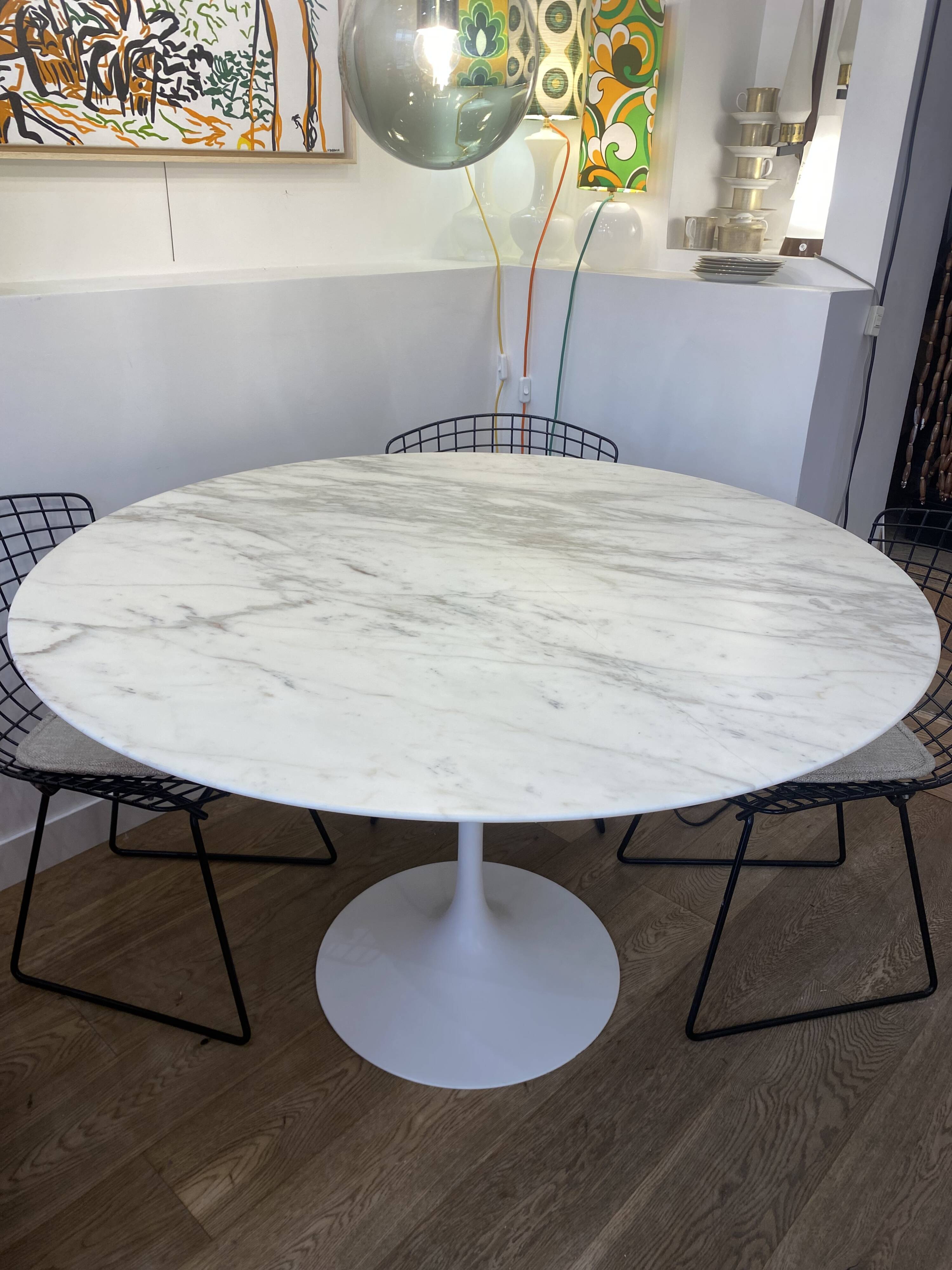 Tulip round table in Calacatta marble by Eero Saarinen - Ø 120 cm - Knoll -