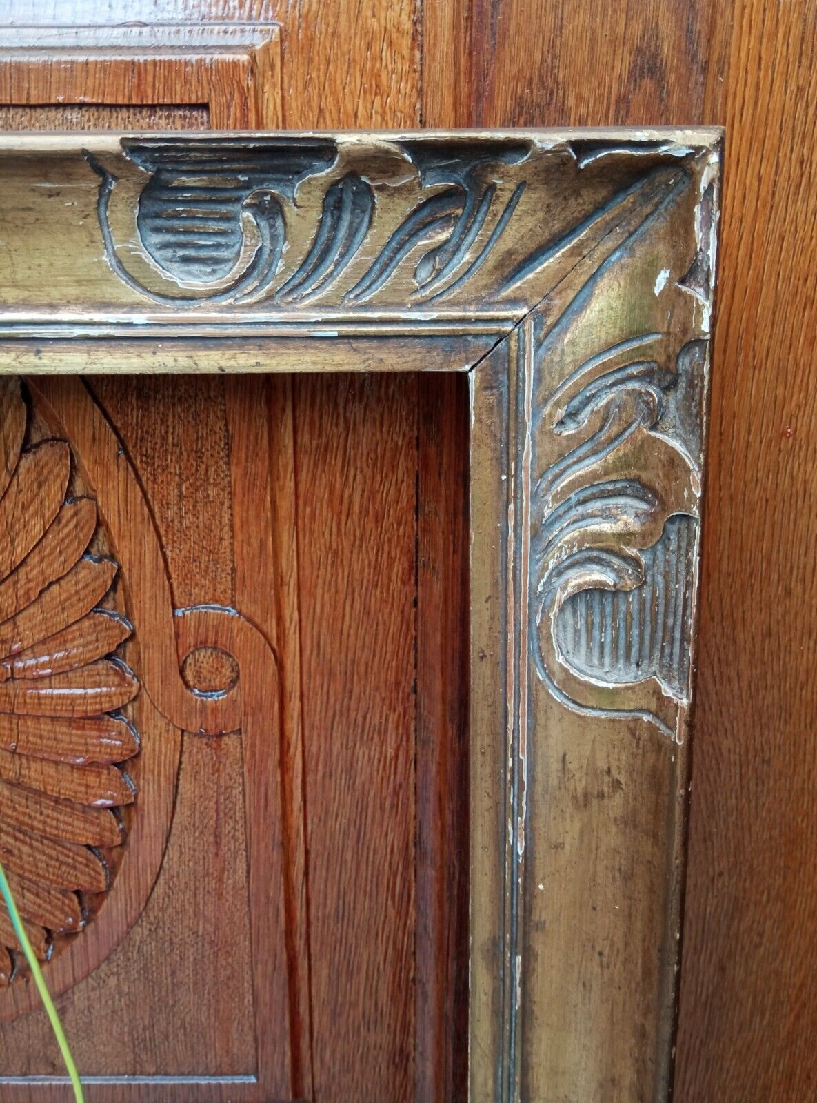 Old Montparnasse frame with keys and gilded leaf - Format 15 P - circa 1950