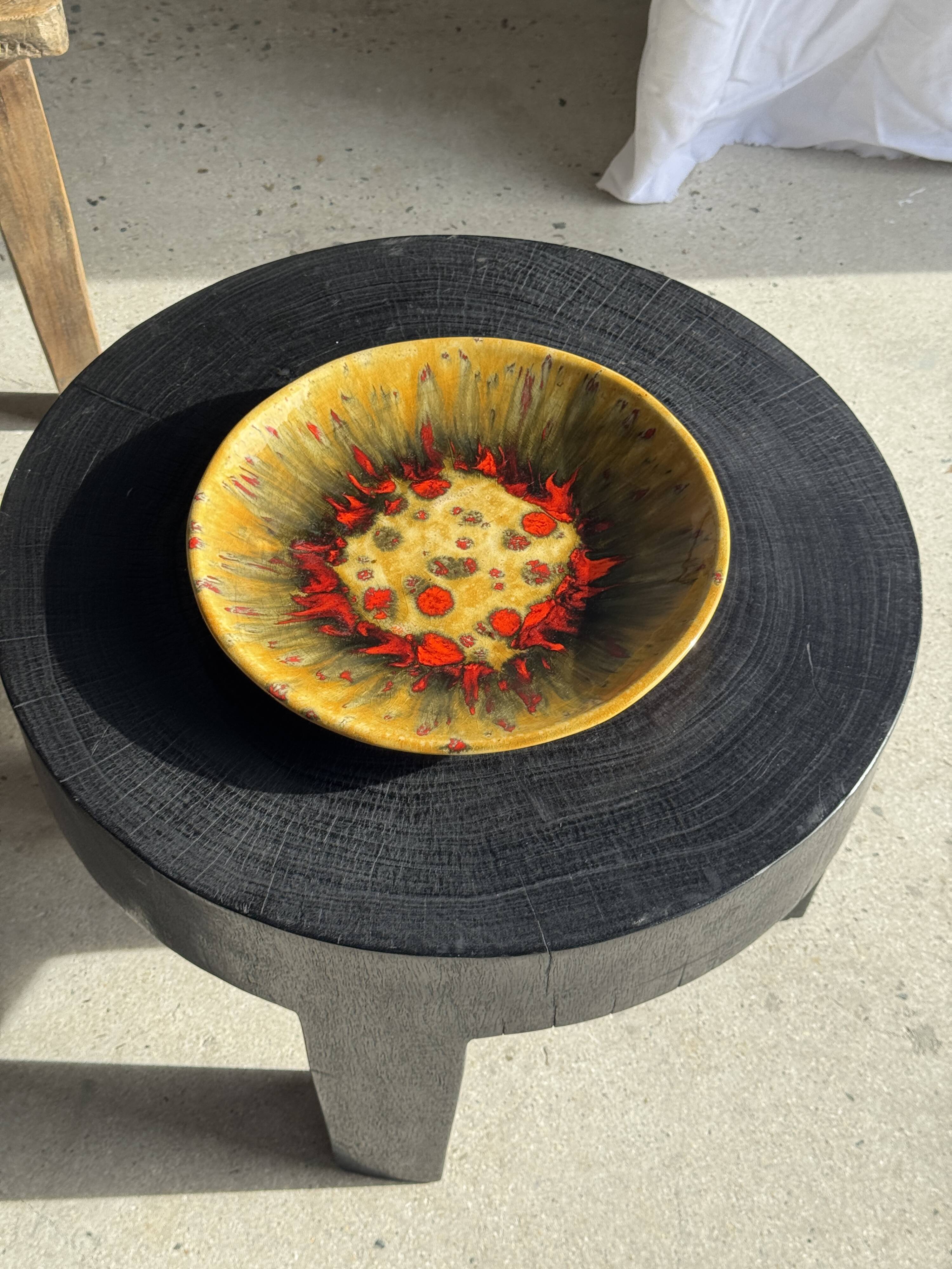 Large circular dish in West Germany style, brand JQ D35 H5.