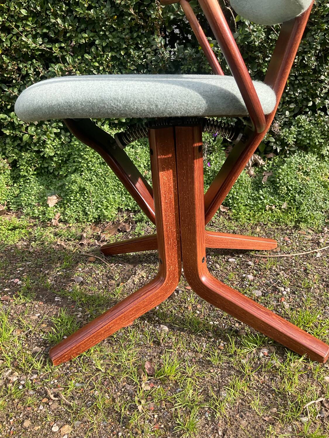 MOIZI Ergonomic Office Chair