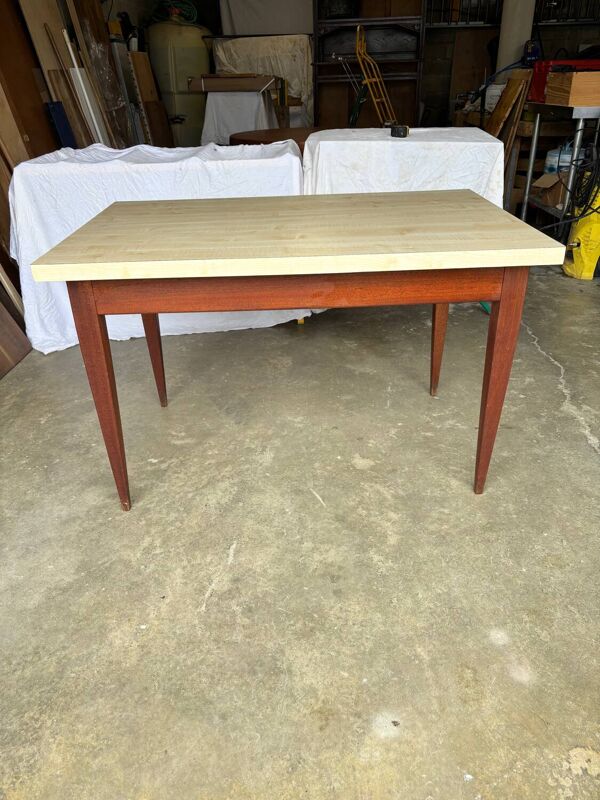 Table de cuisine vintage