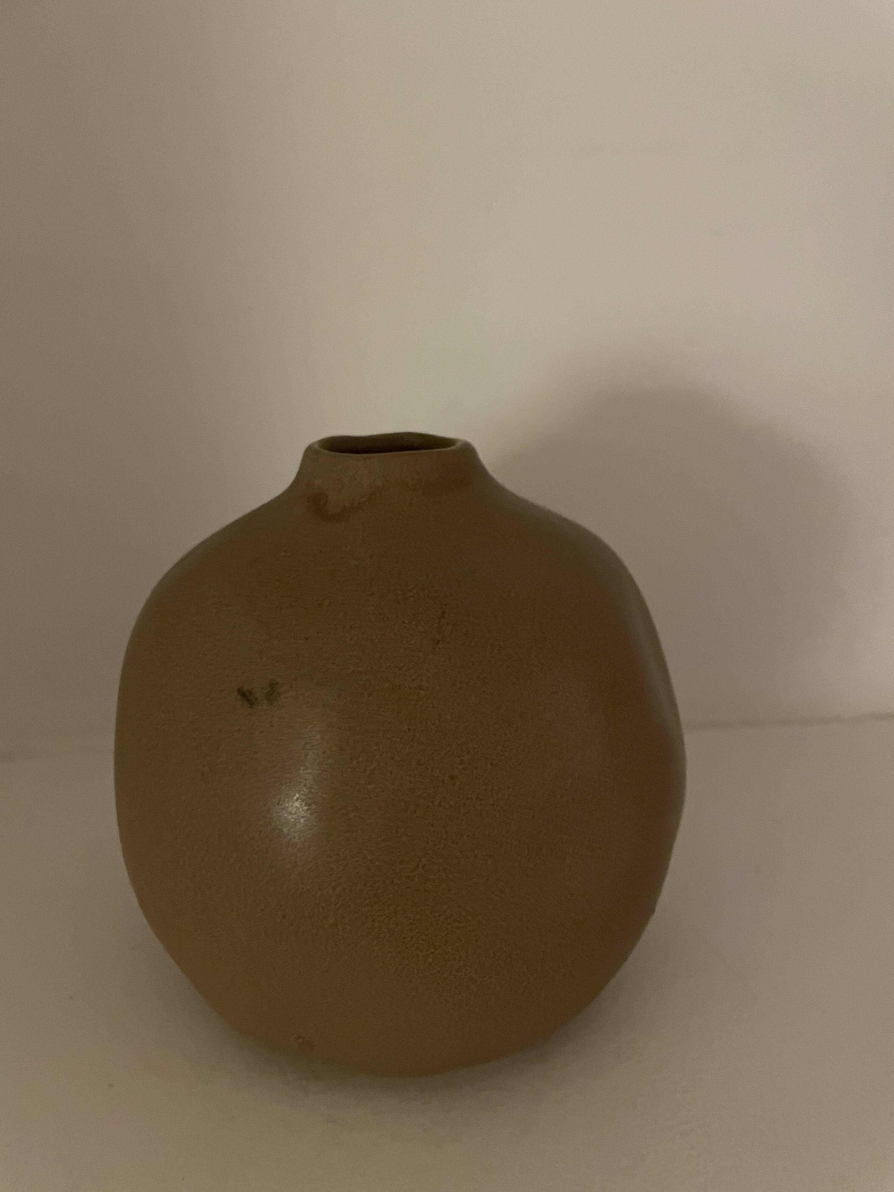 Set of 10 decorative items