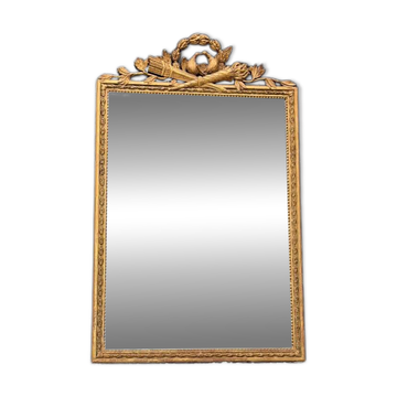 Miroir Louis XVI en bois sculpté et doré, XVIIIème siècle
