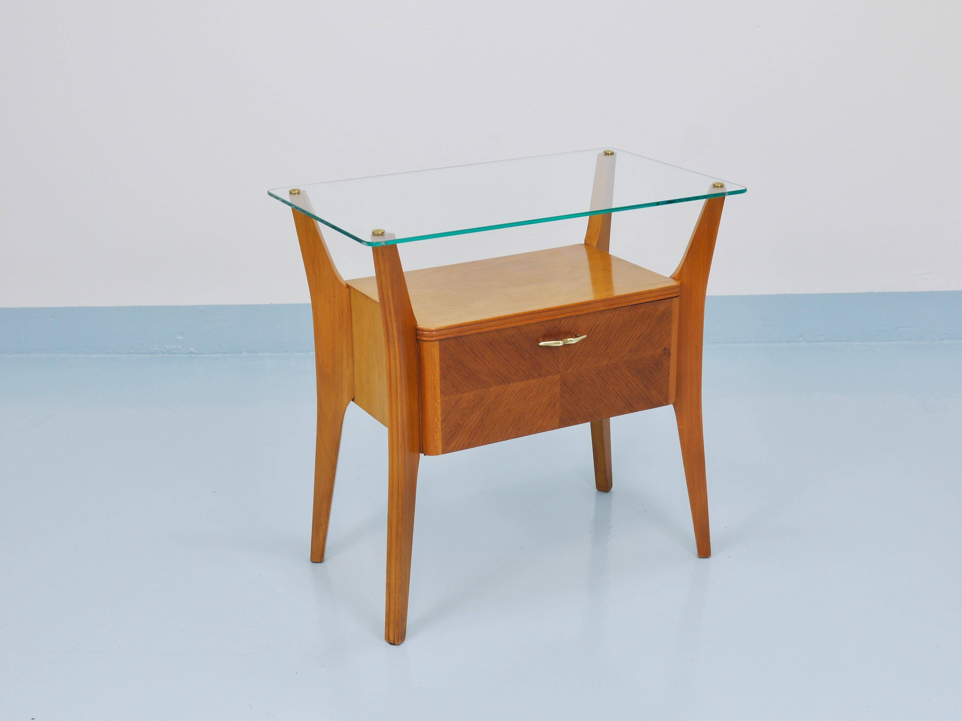 Gio Ponti bedside table in maple and walnut, La Permanente Mobili Cantù, 1940s