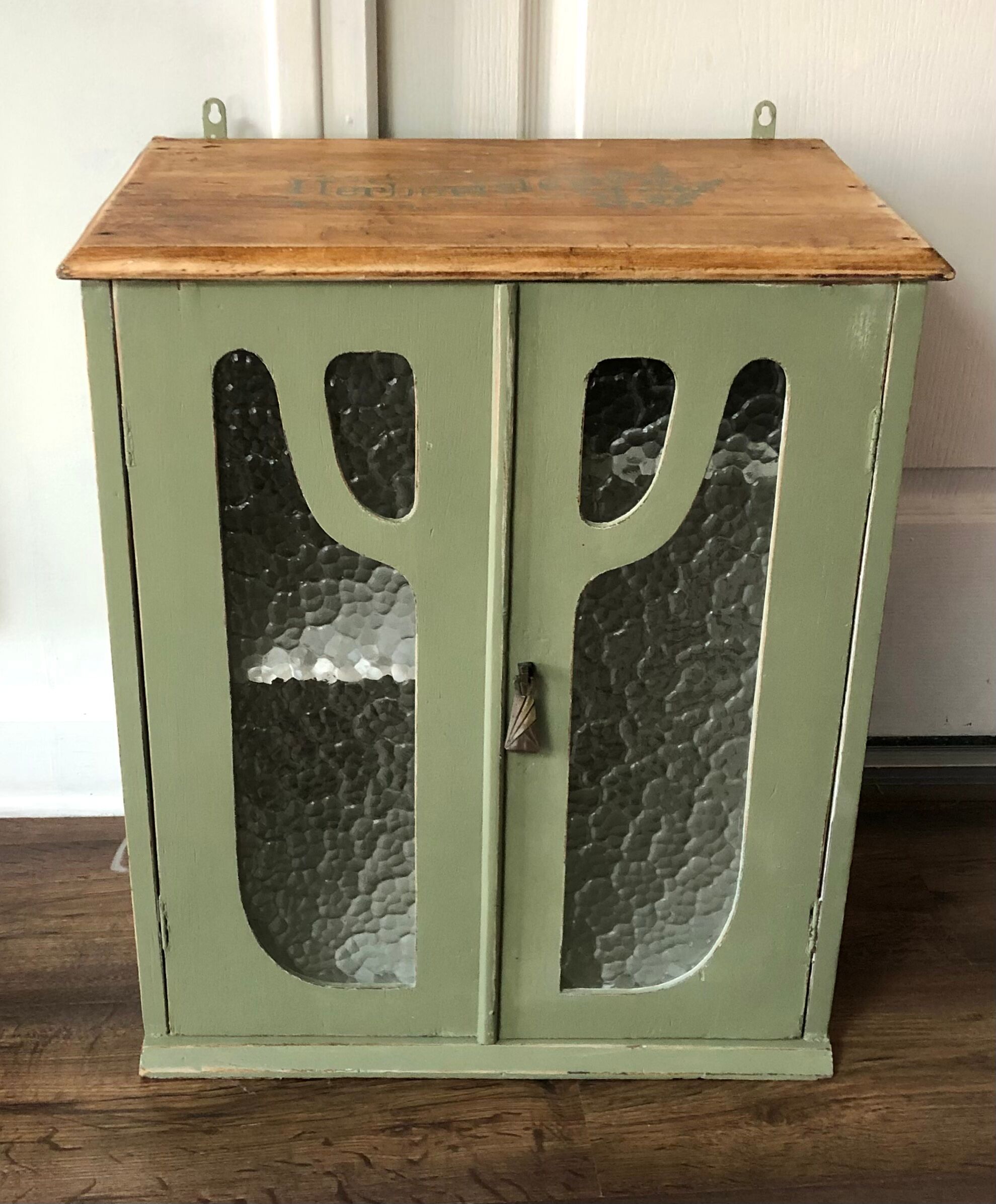 Armoire pharmacie vintage