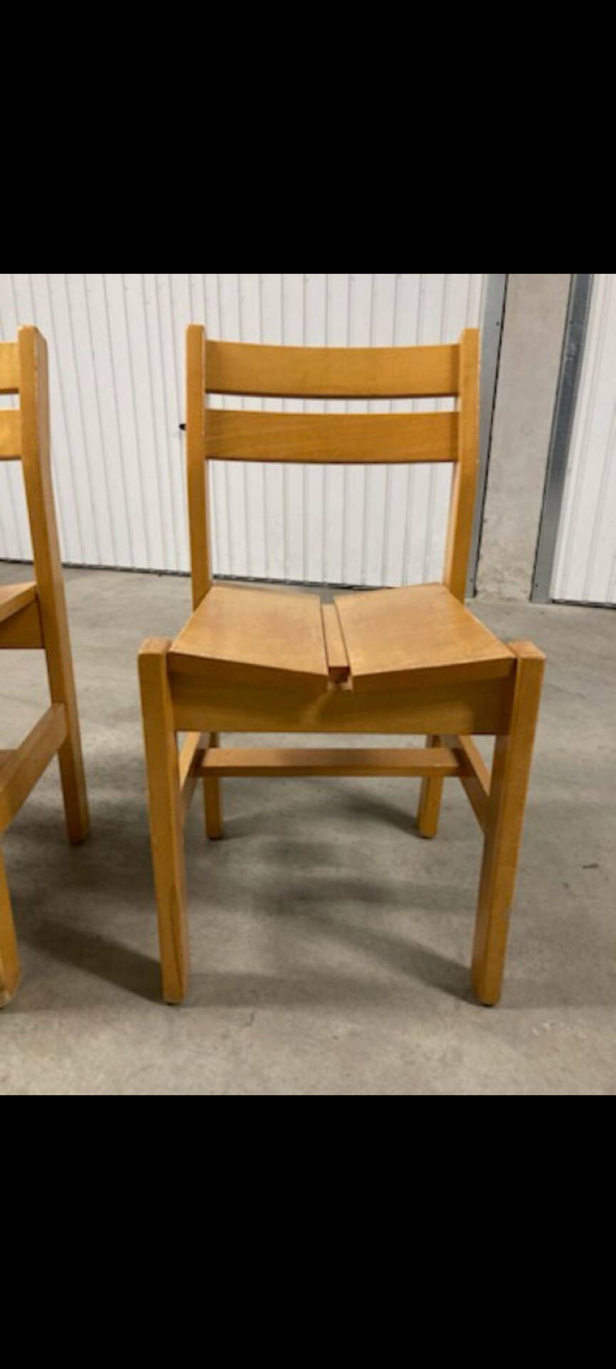 Chaises Roland Haeusler pour Regain