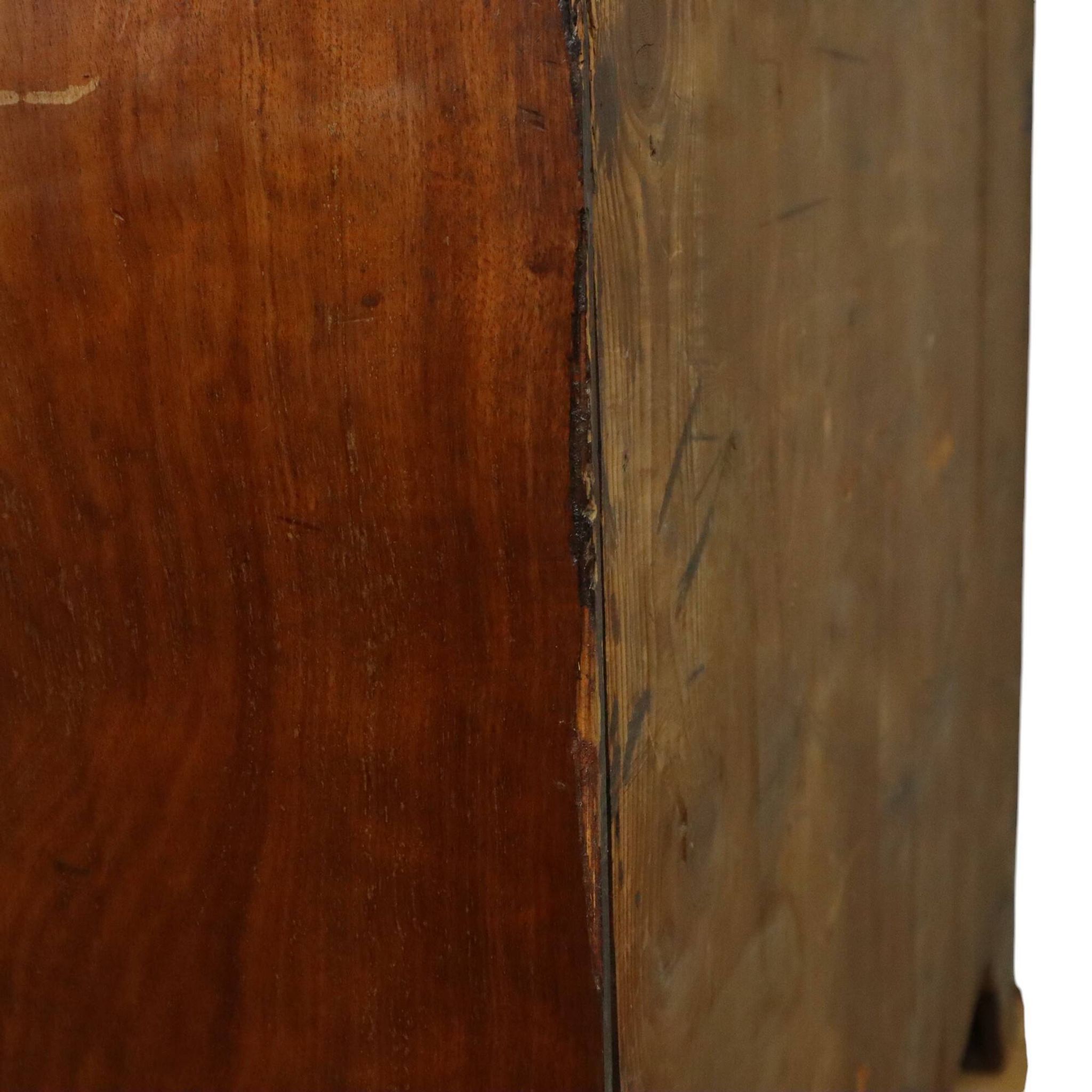 Antique mahogany commode, George III style, 19th century.