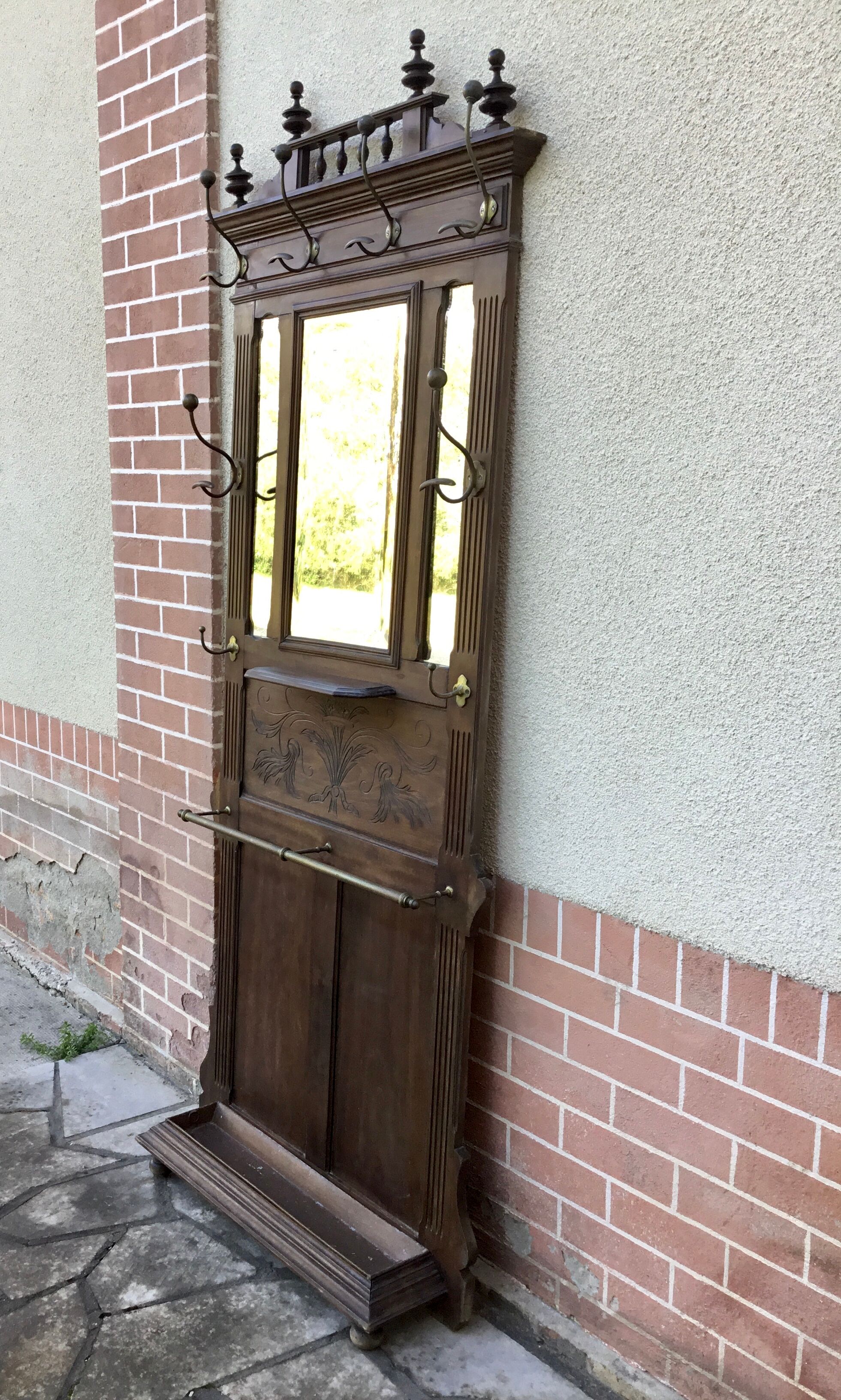 Napoleon III coat-holder