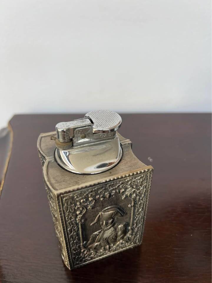 Napoleon lighter
