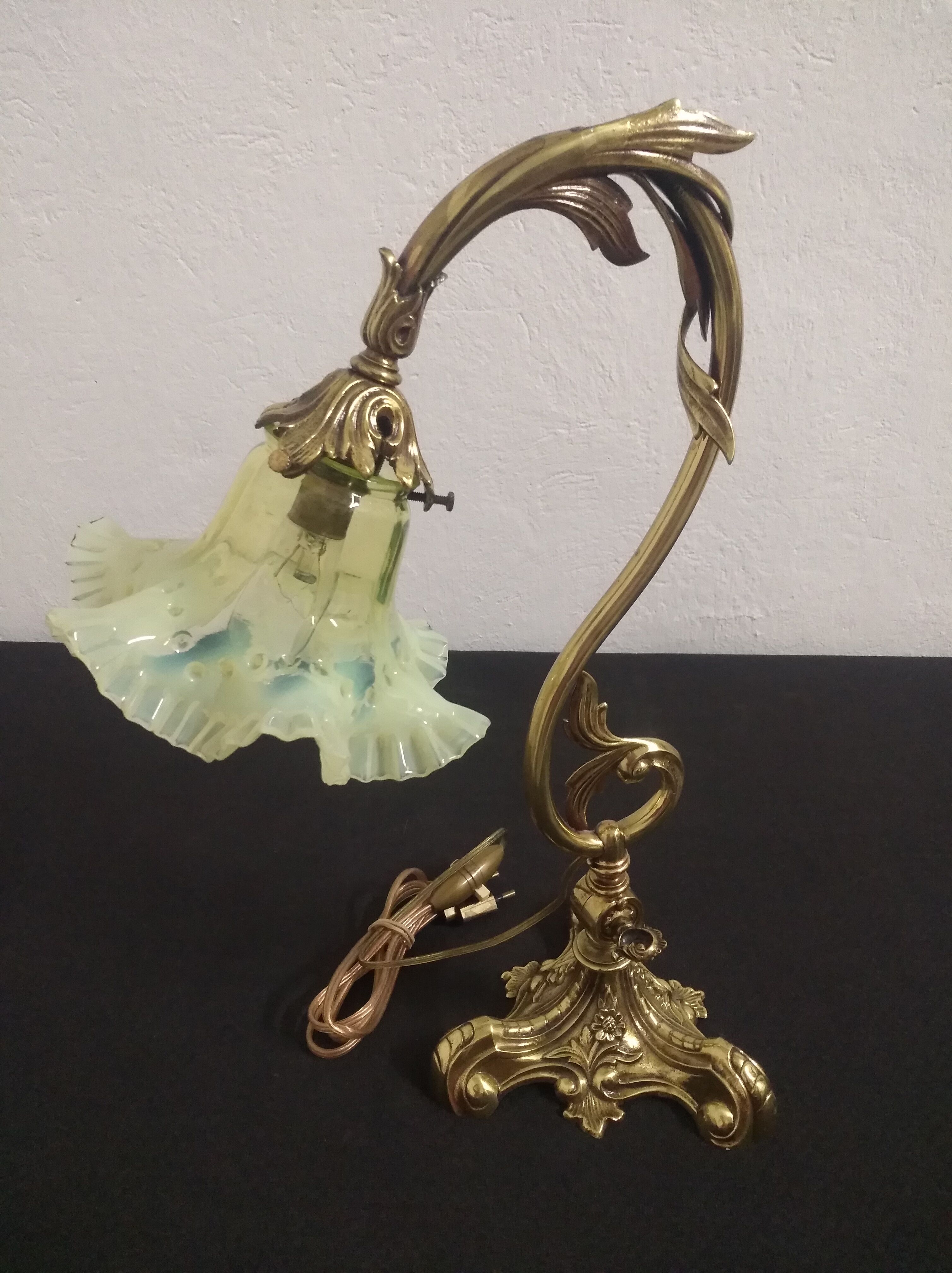 Bronze Art Nouveau lamp