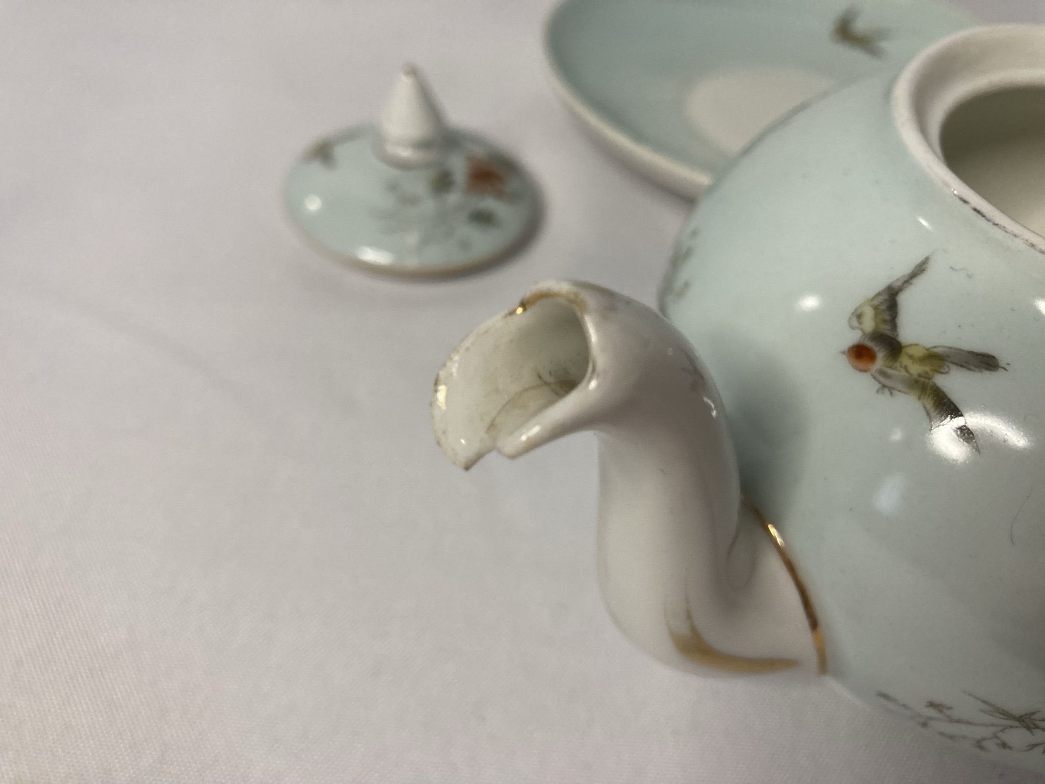 2208380 Small teapot Chinese porcelain and its cut early twentieth century