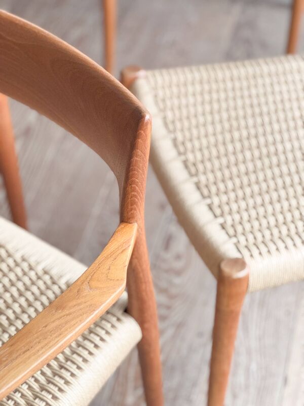 Chaises danoises en teck Mid-Century par Niels O. Møller # 77 & 57 Set de 8