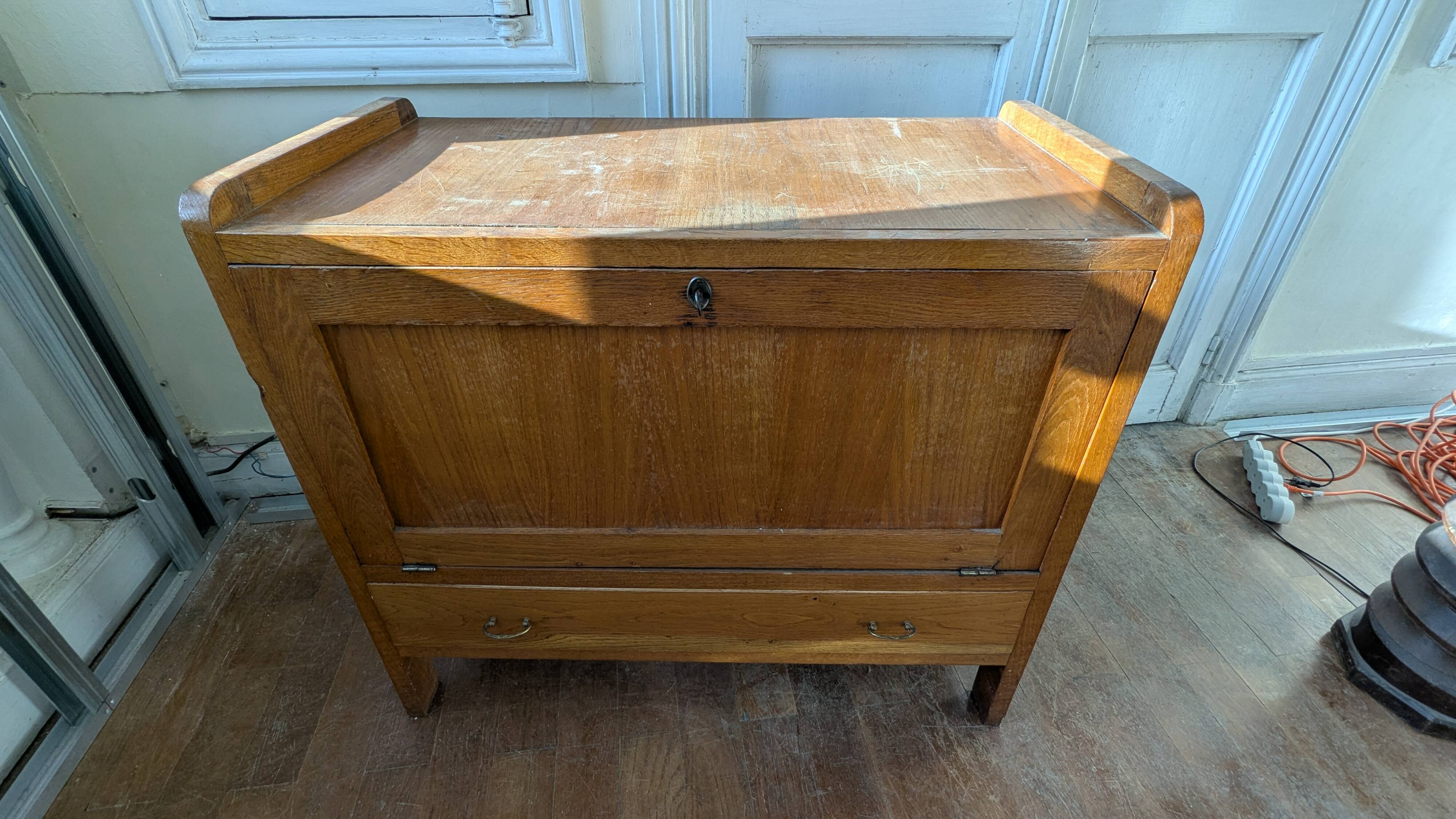 Chest of drawers