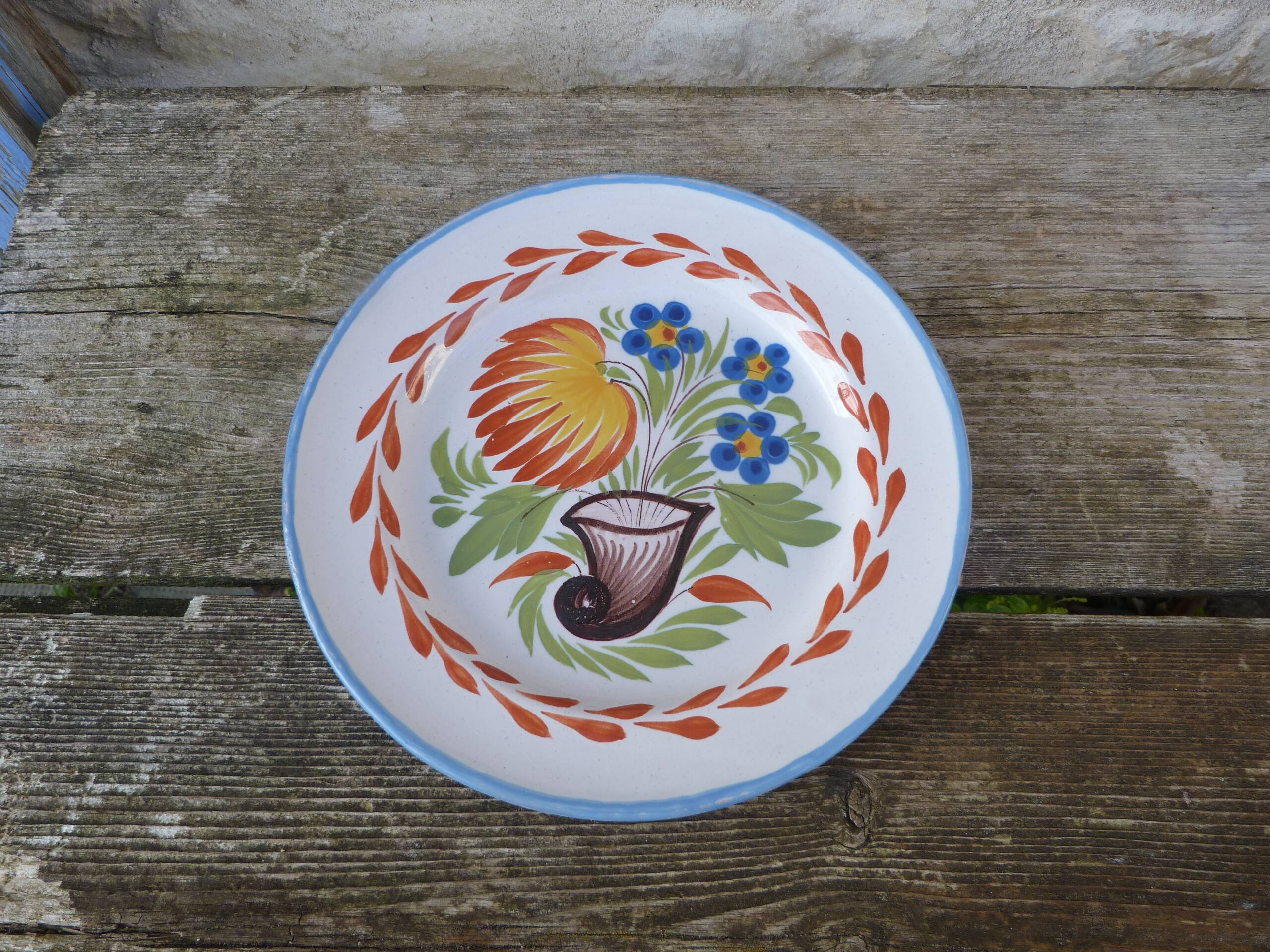 Assiette ancienne faience de Luneville  fleurs