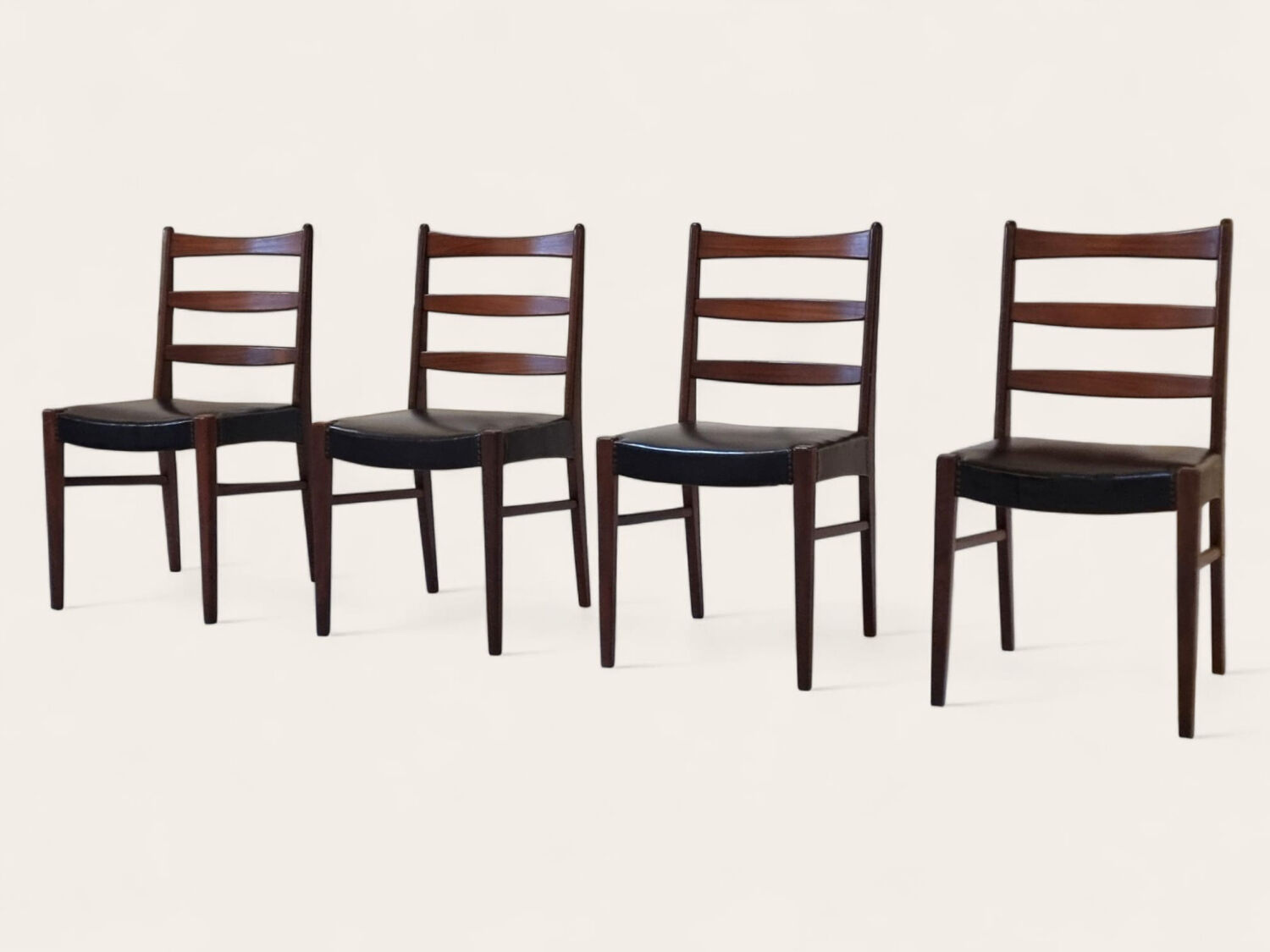 Chaises du milieu du siècle