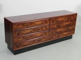 Scandinavian chest of drawers with 8 drawers in Rio rosewood