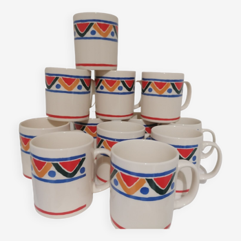 12 mugs