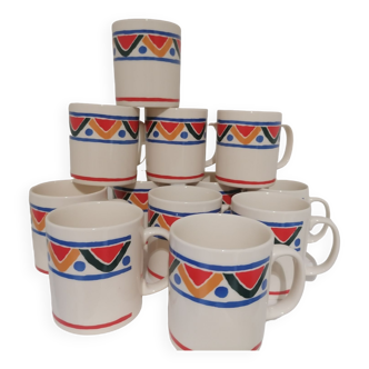 12 mugs