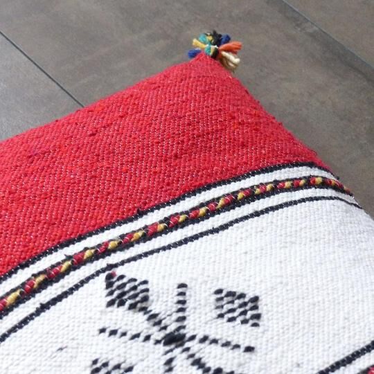 Moroccan Berber cushion Red and White