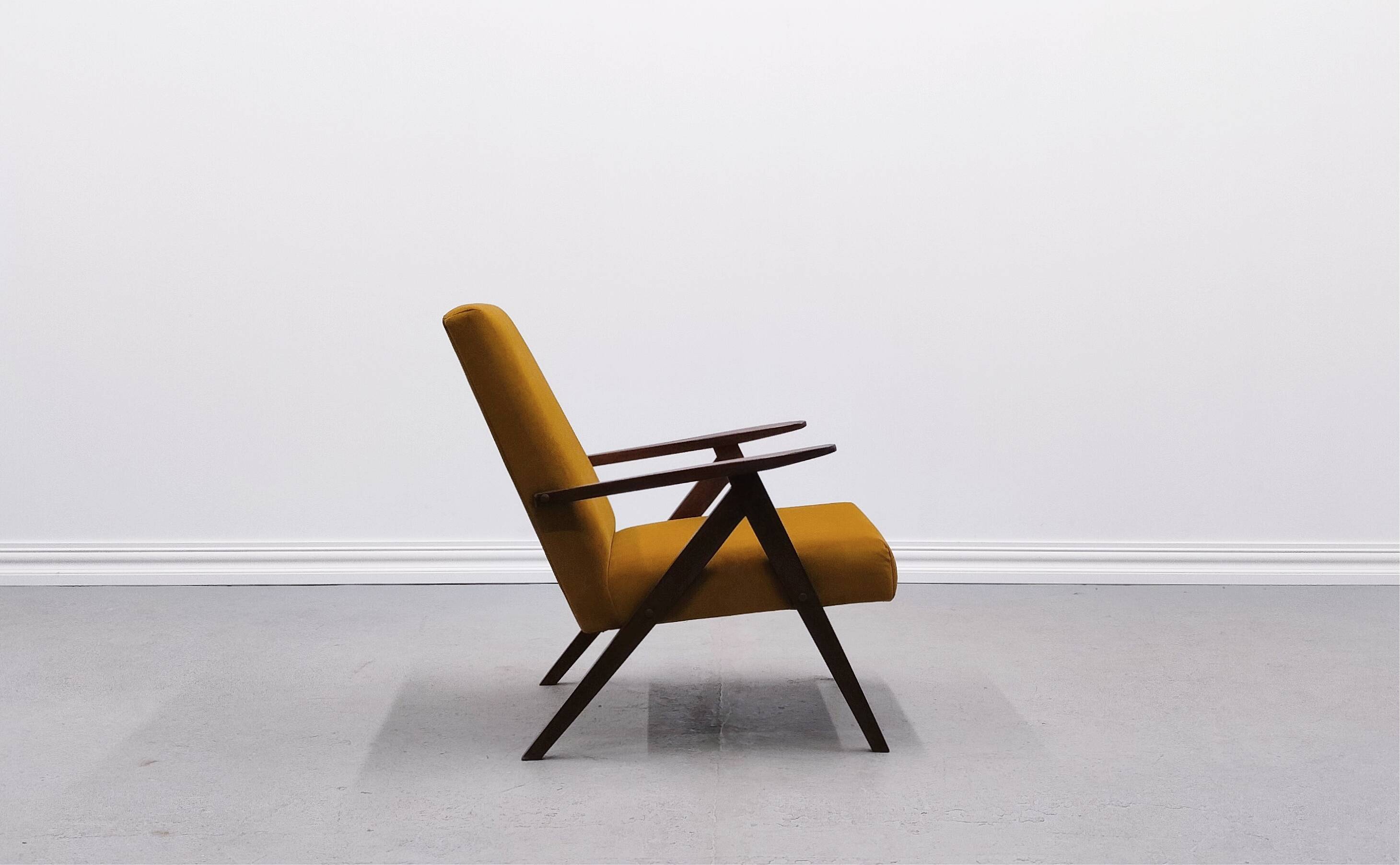 Mid-century Easy Model B armchair - 310 Var in Goldenrod velvet