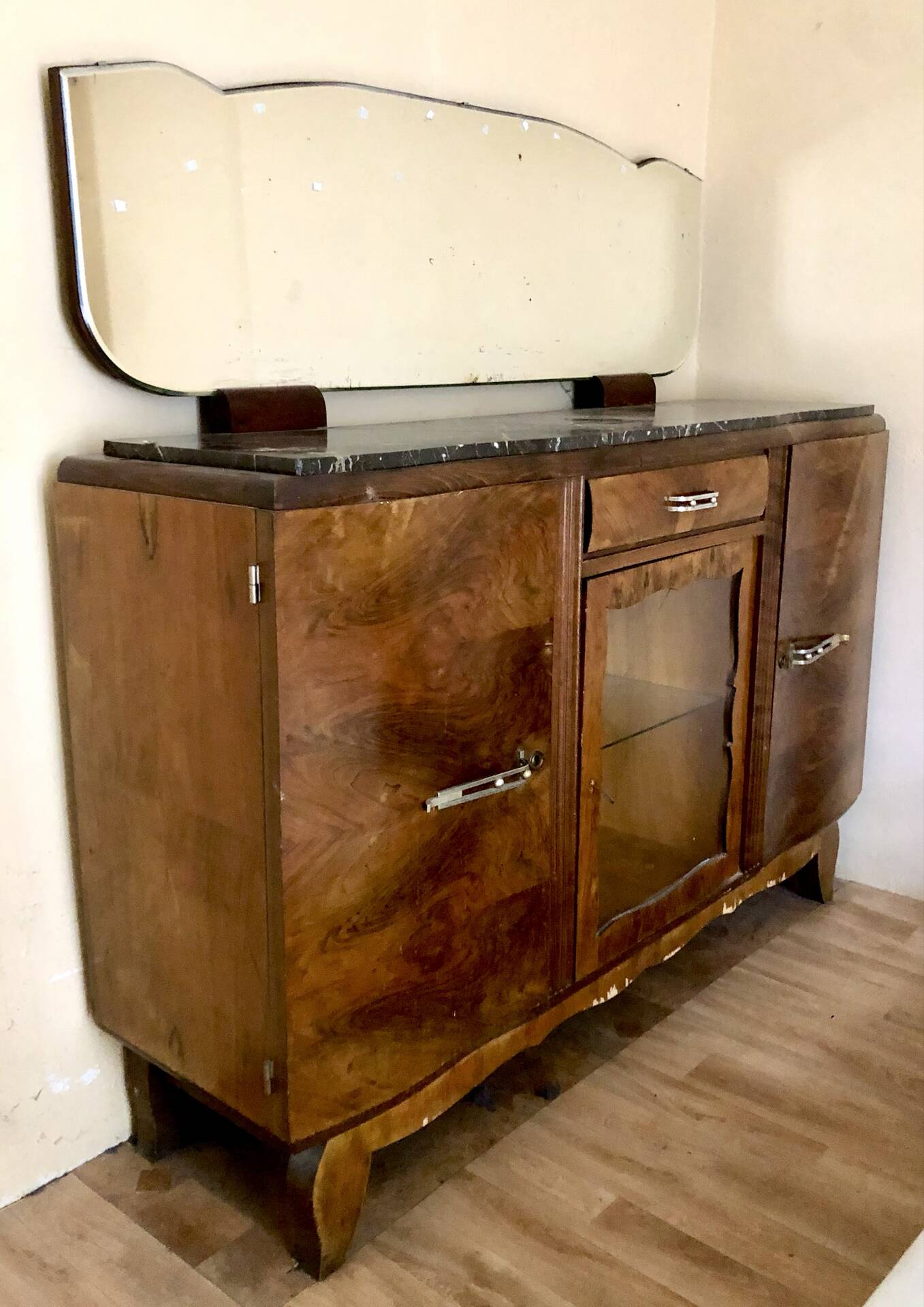 Superb buffet / very Art Deco from the 50s-60s in solid wood (veneer)