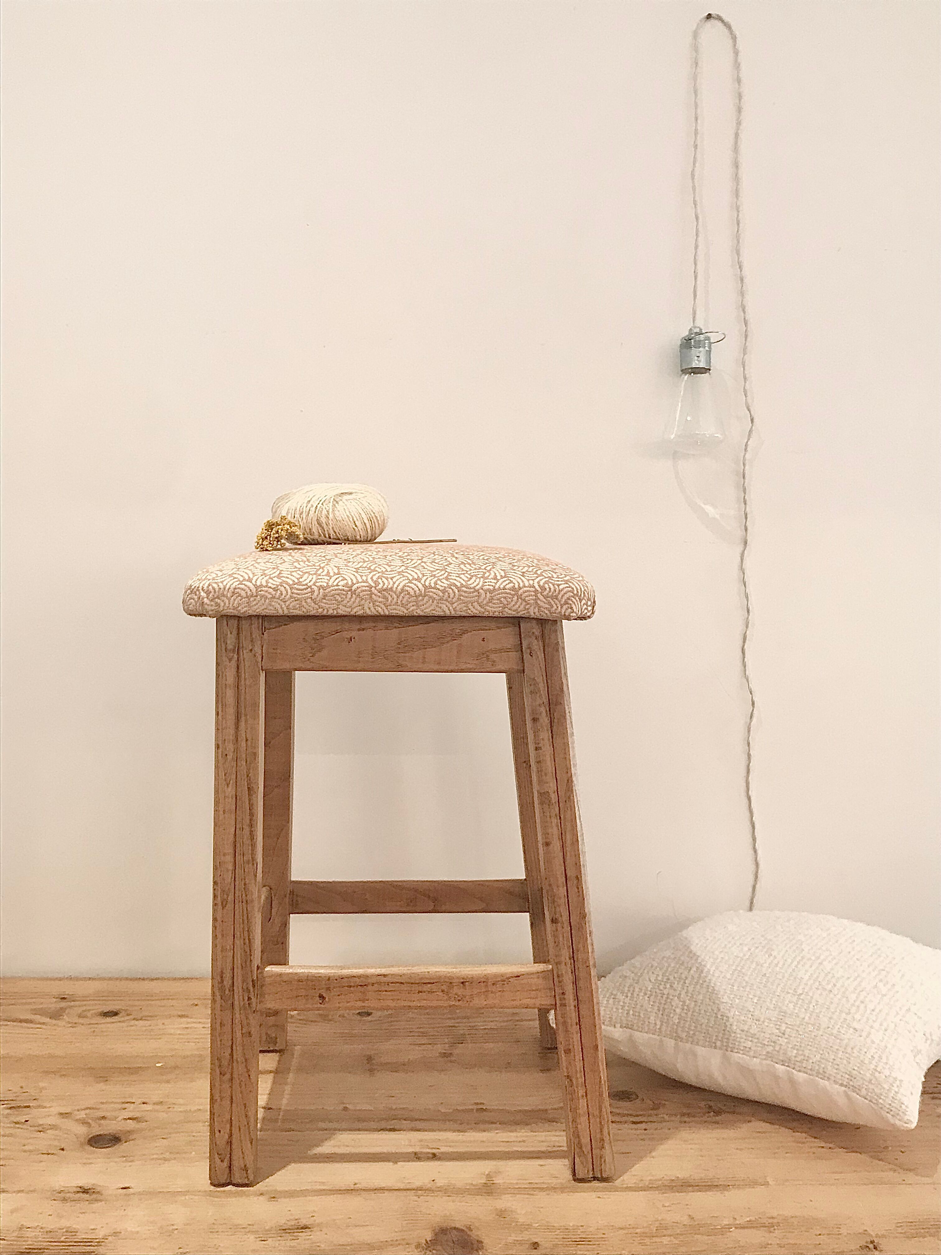 Tabouret pêche bois brut