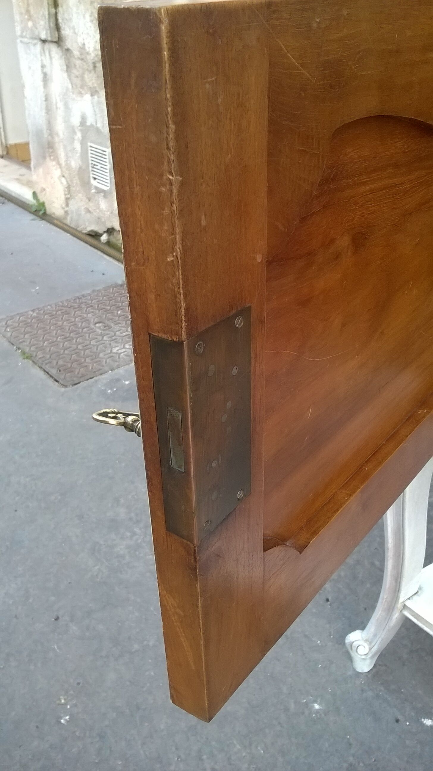 Patinated dresser 1900