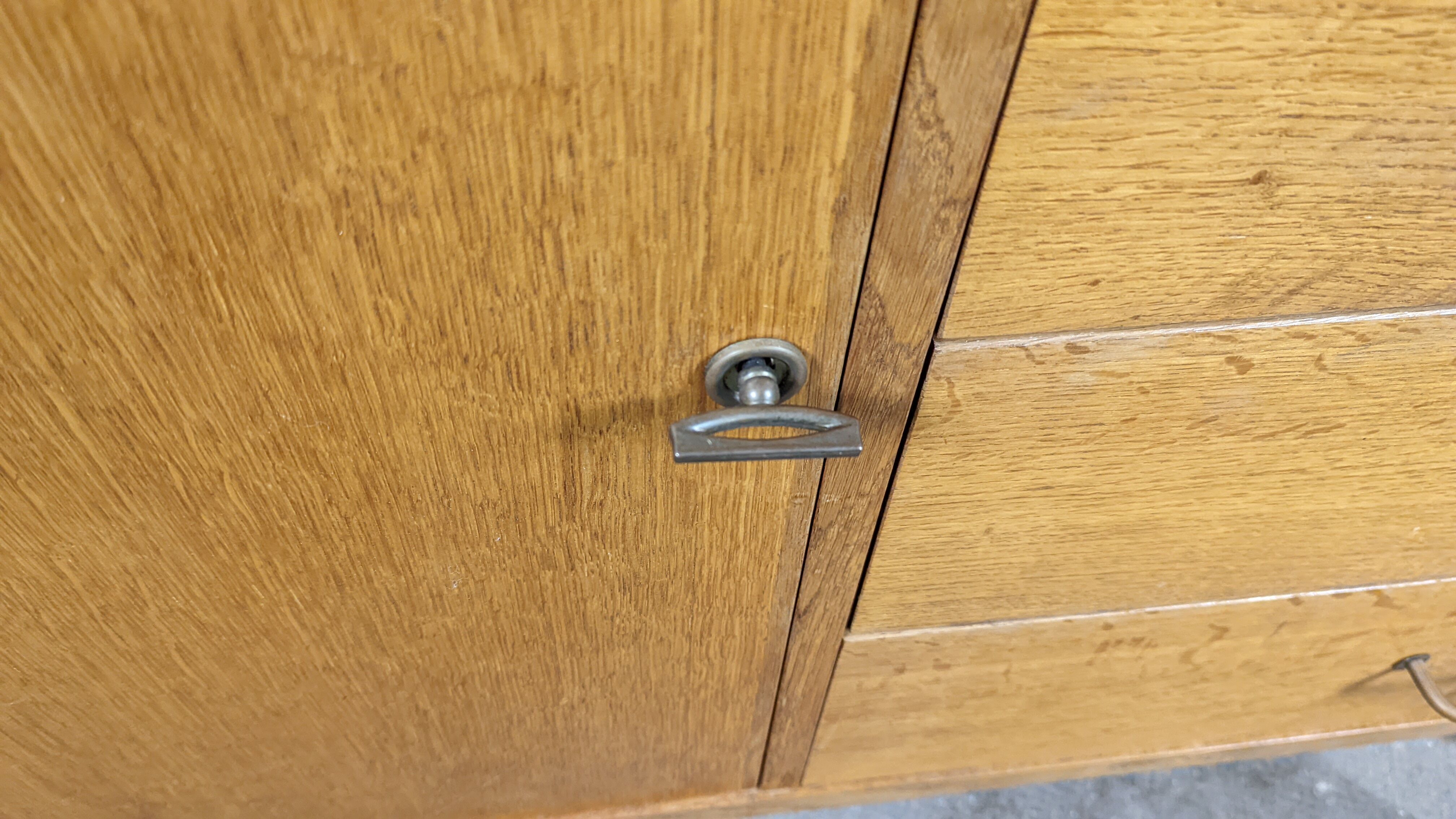 Scandinavian compass foot dresser