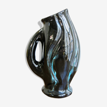Fish-shaped pitcher