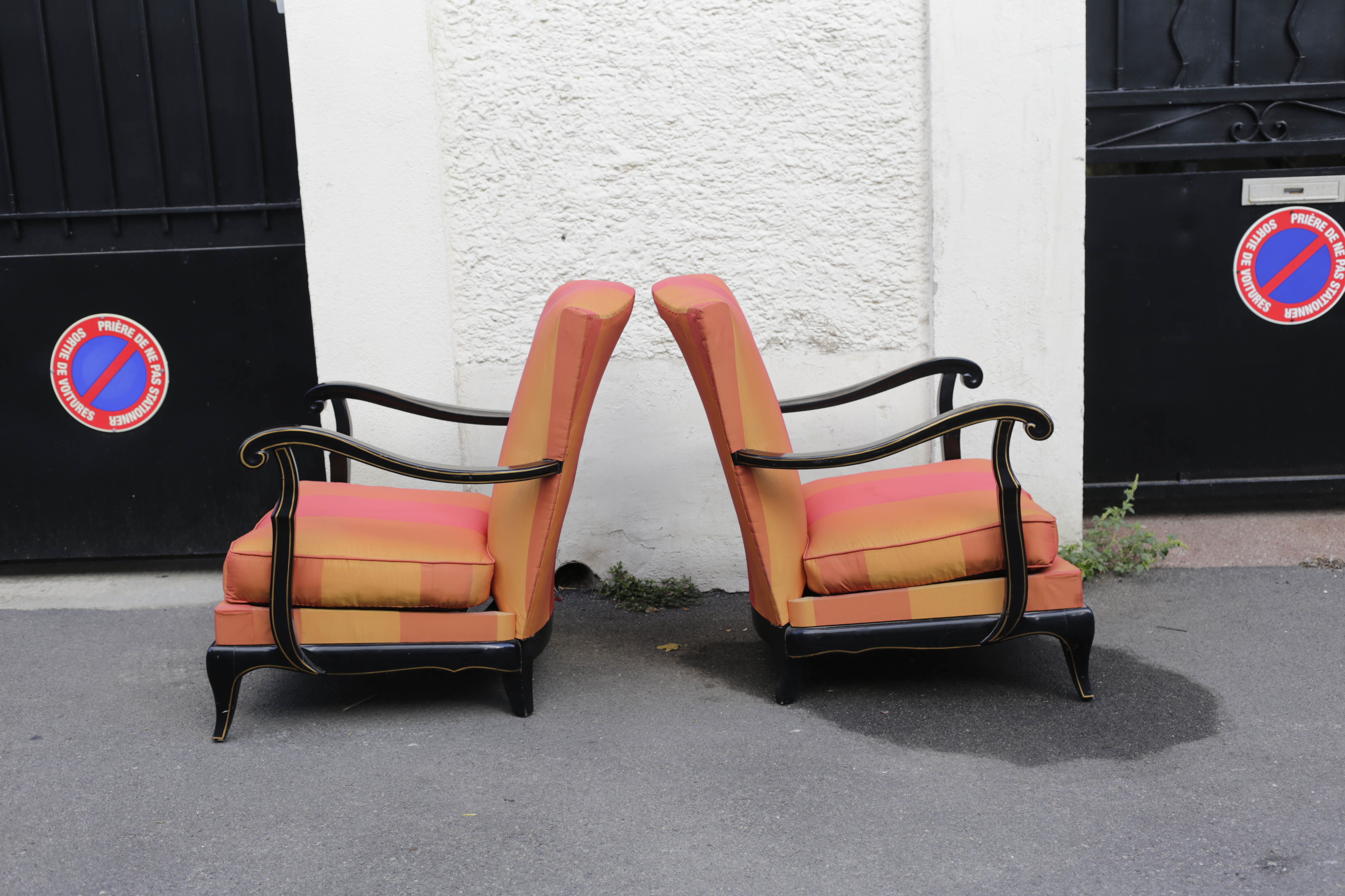 Paire de fauteuils laqué noir Steiner