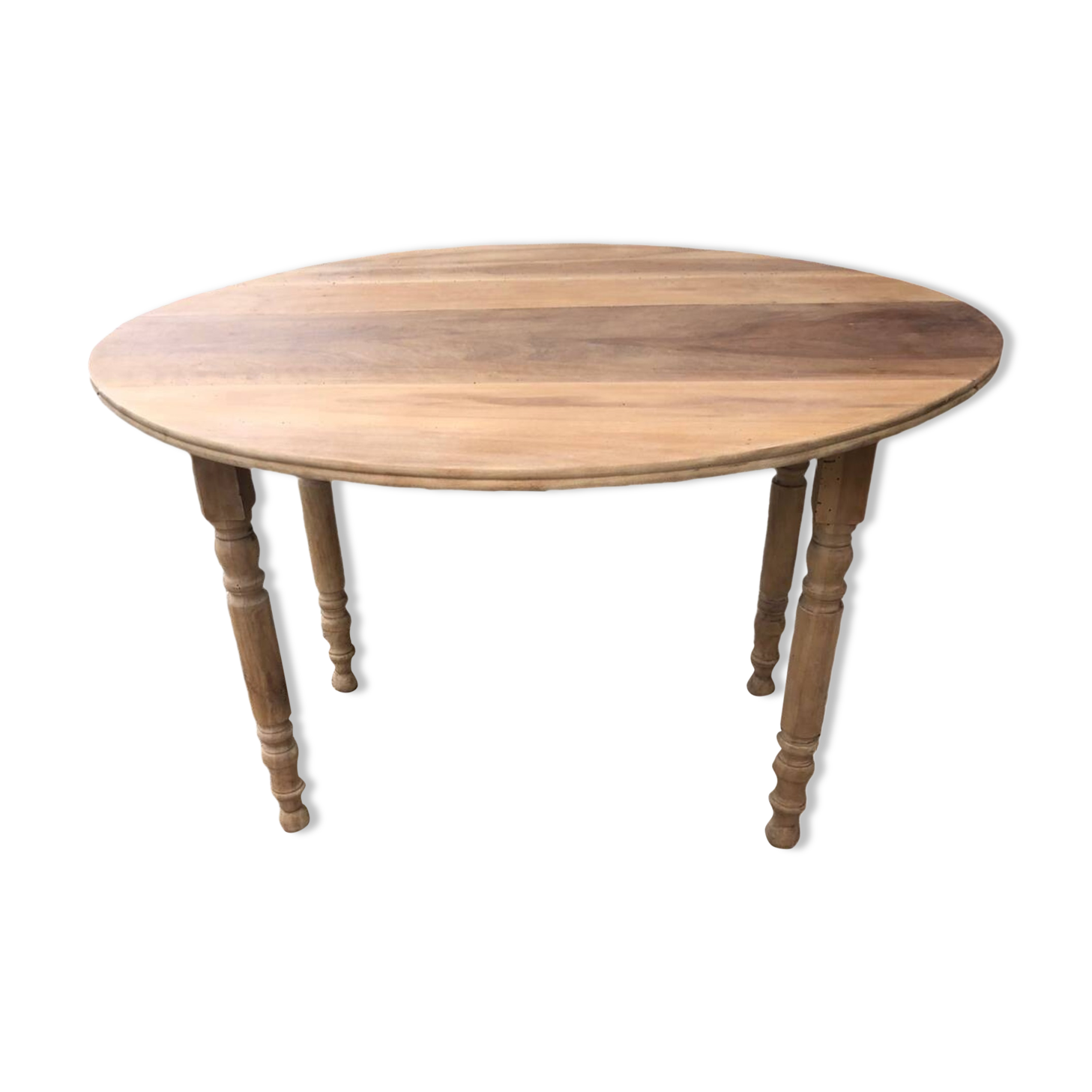 Oval farmhouse table