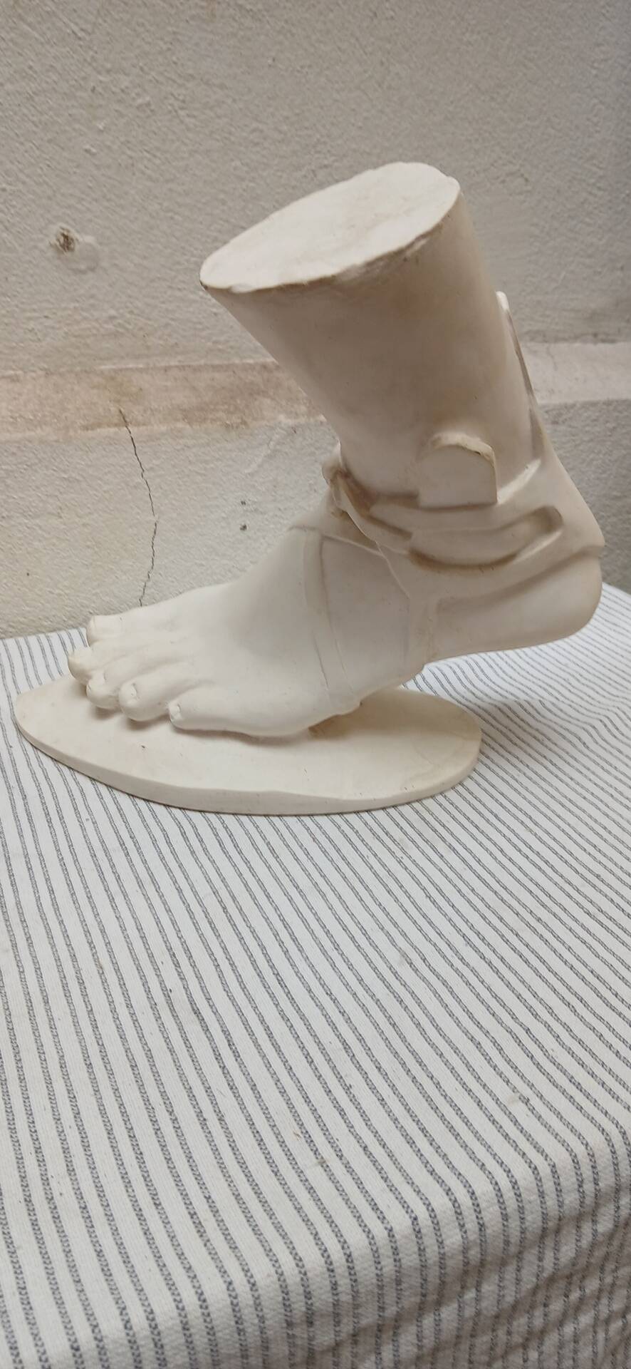 Pied Hermes platre de john Derian